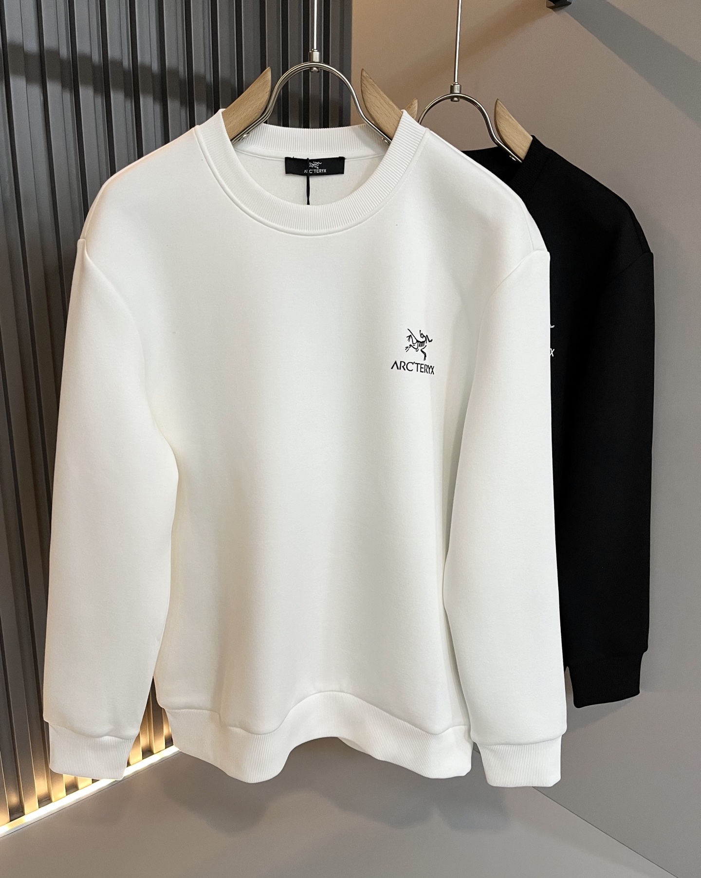 ARCTER*X始*祖鸟 2025秋冬新款男女同款👫休闲卫衣，户外品牌可能大家第一想到的就是加拿大鹅、始