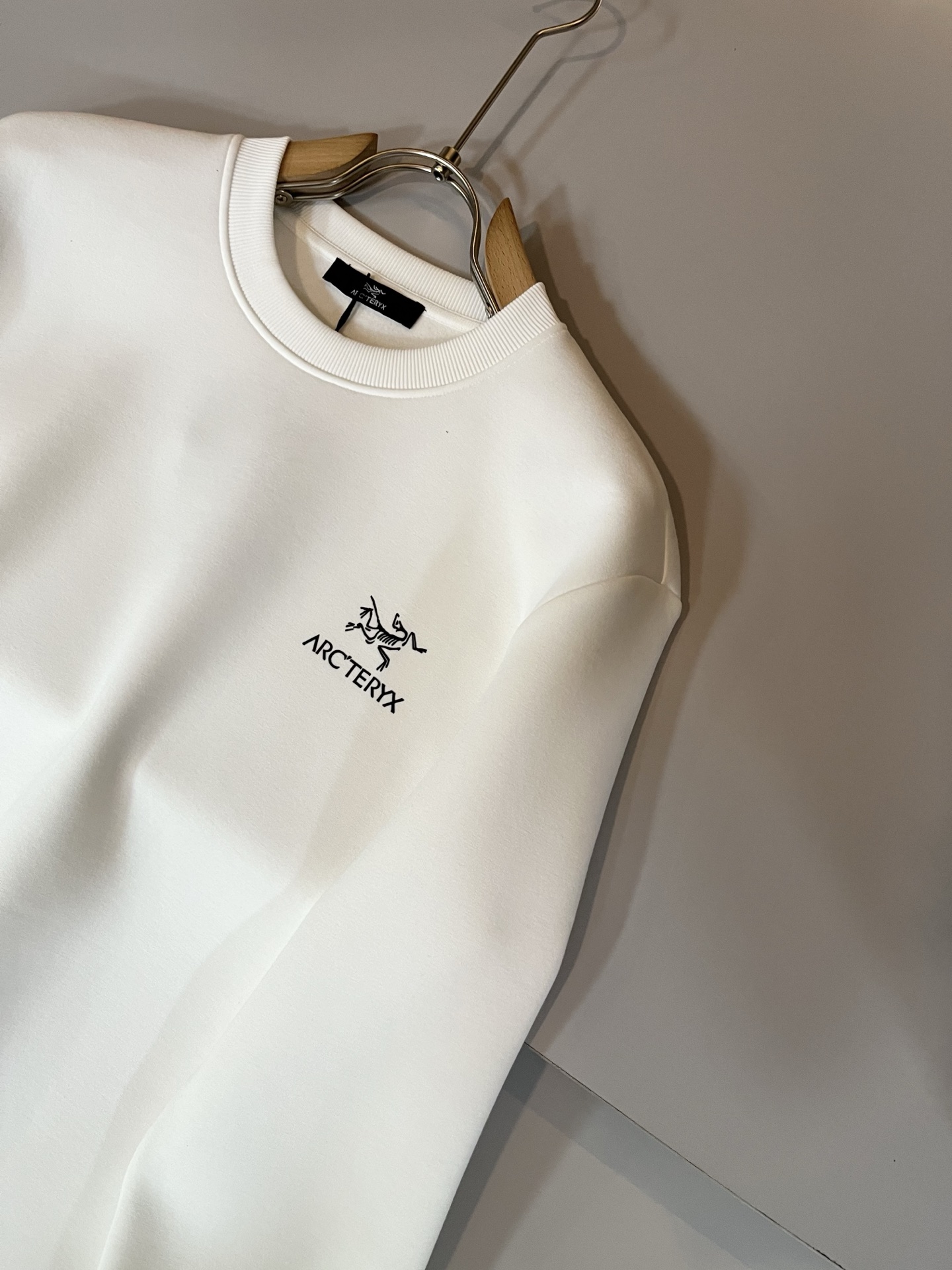 ARCTER*X始*祖鸟 2025秋冬新款男女同款👫休闲卫衣，户外品牌可能大家第一想到的就是加拿大鹅、始