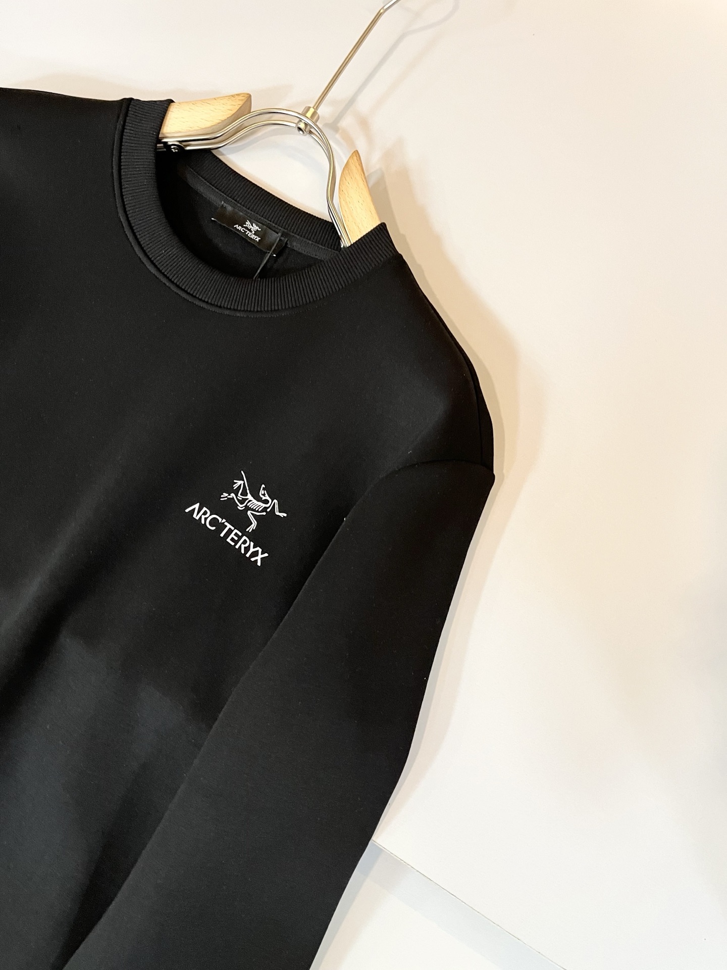 ARCTER*X始*祖鸟 2025秋冬新款男女同款👫休闲卫衣，户外品牌可能大家第一想到的就是加拿大鹅、始