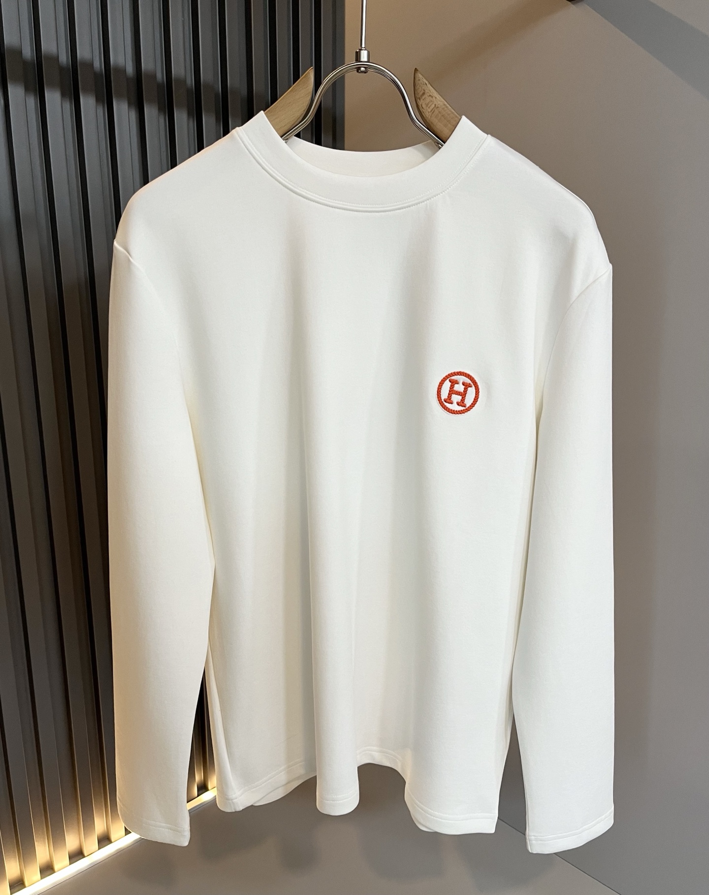 Her*mes爱*仕2025秋冬新款男士长袖打底T恤，全新升级百搭基础款，低调奢华，品格之选！甄选优质精