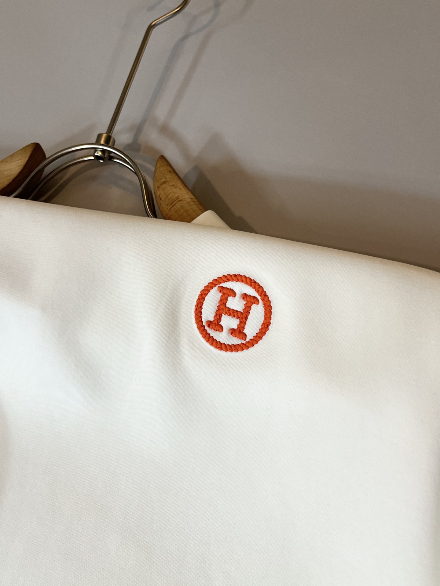 Her*mes爱*仕2025秋冬新款男士长袖打底T恤，全新升级百搭基础款，低调奢华，品格之选！甄选优质精