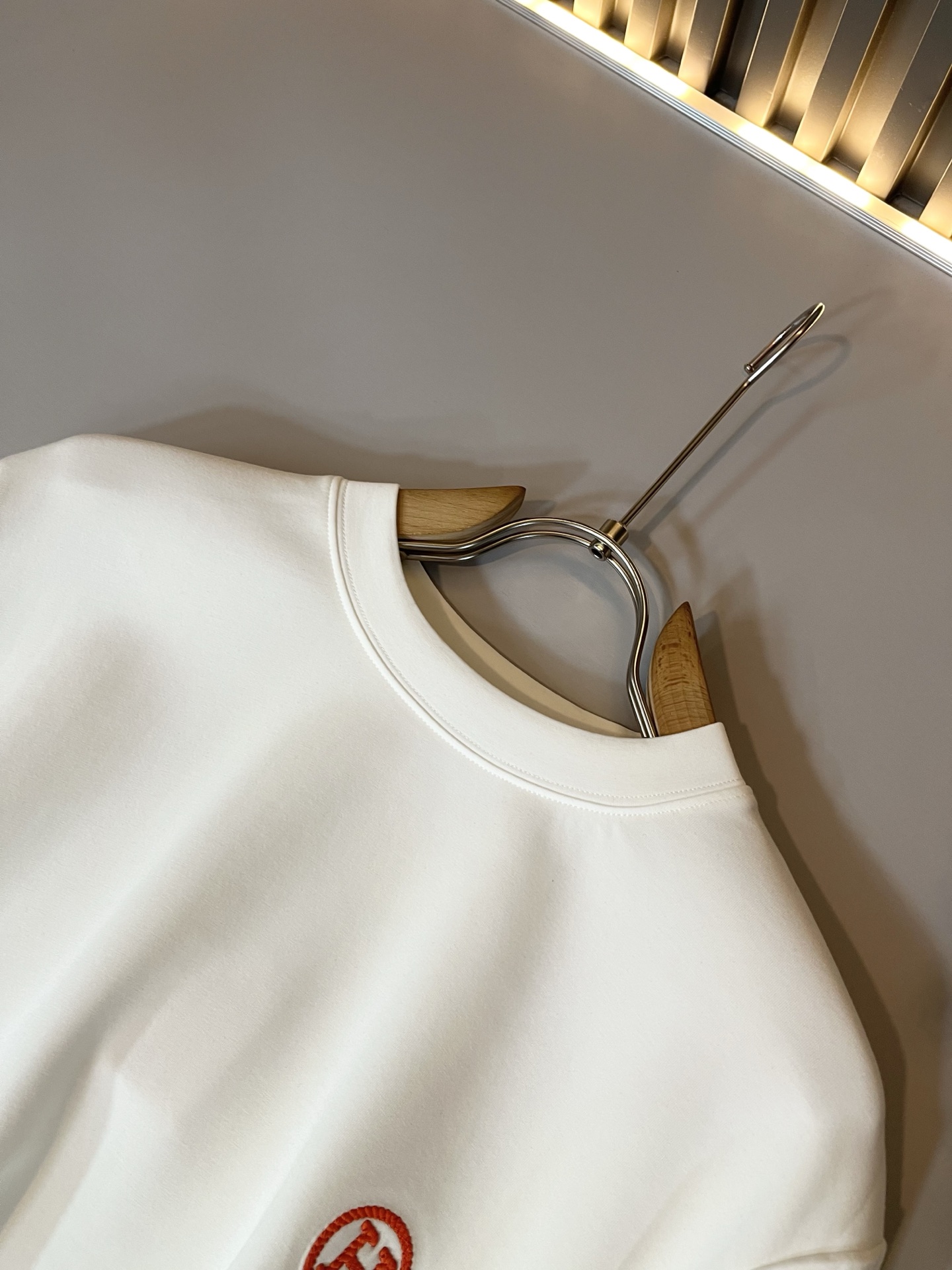 Her*mes爱*仕2025秋冬新款男士长袖打底T恤，全新升级百搭基础款，低调奢华，品格之选！甄选优质精