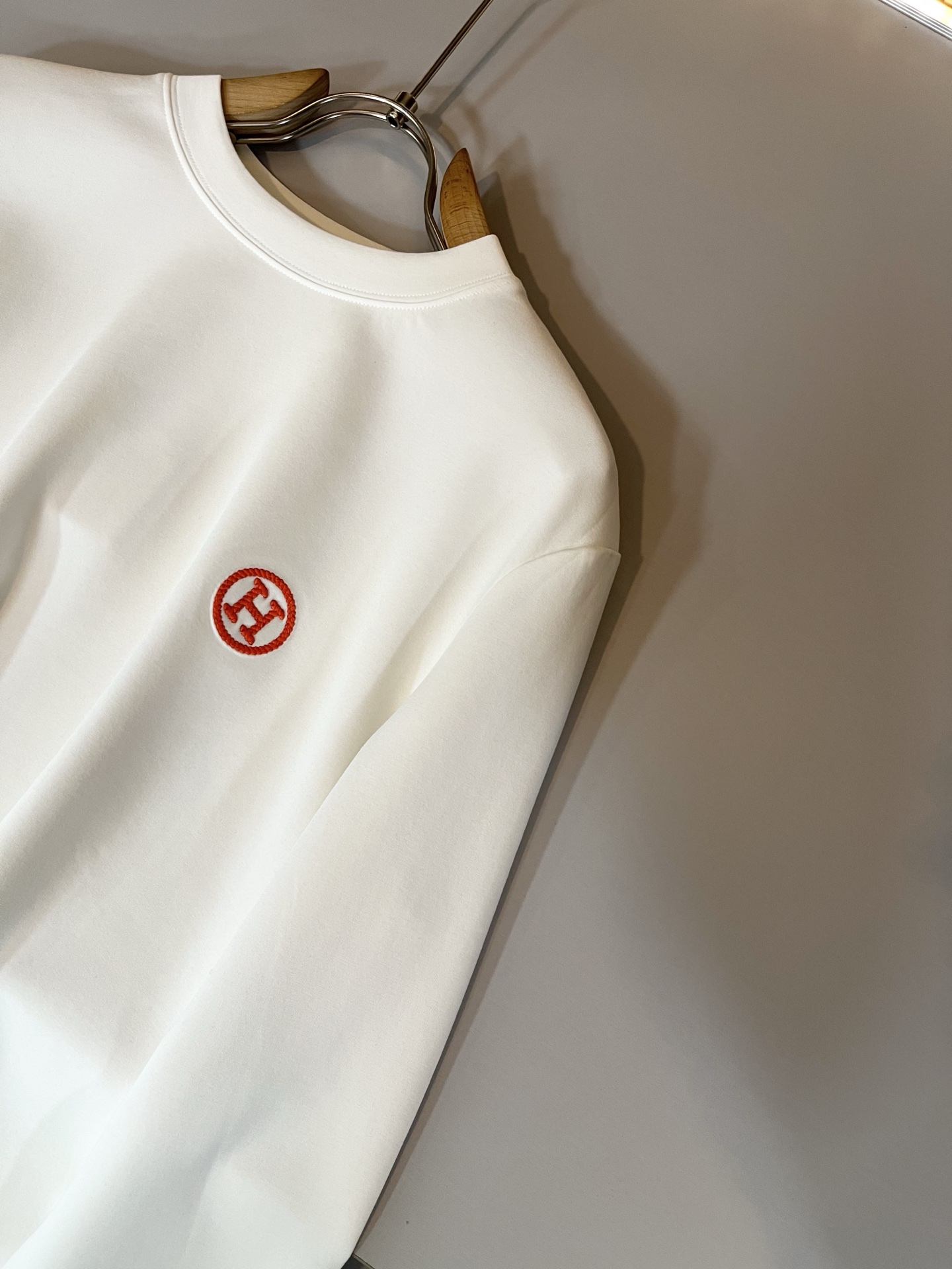 Her*mes爱*仕2025秋冬新款男士长袖打底T恤，全新升级百搭基础款，低调奢华，品格之选！甄选优质精