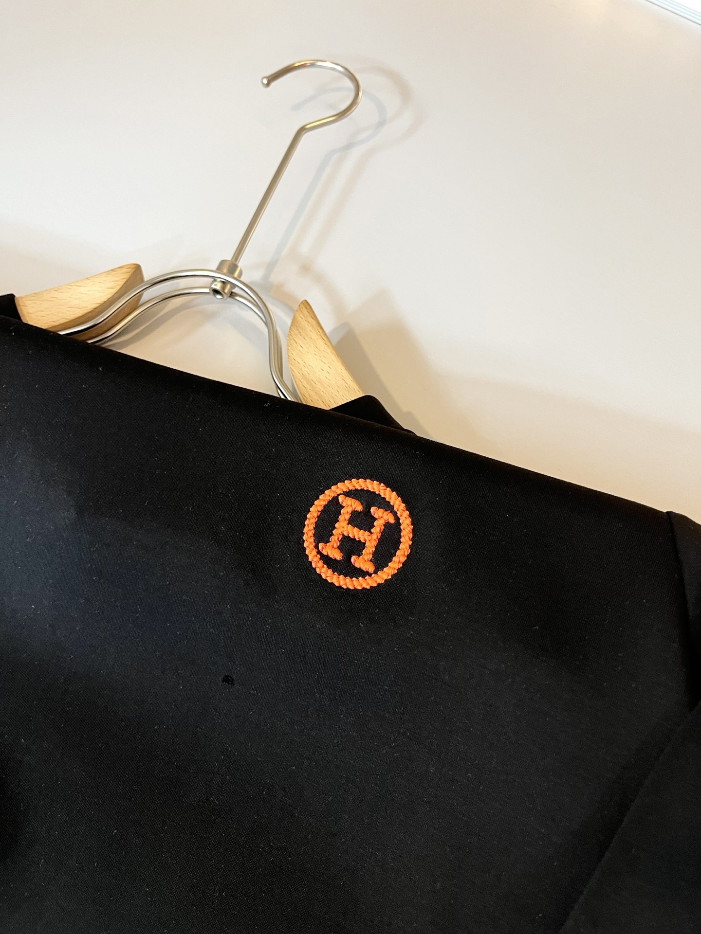 Her*mes爱*仕2025秋冬新款男士长袖打底T恤，全新升级百搭基础款，低调奢华，品格之选！甄选优质精