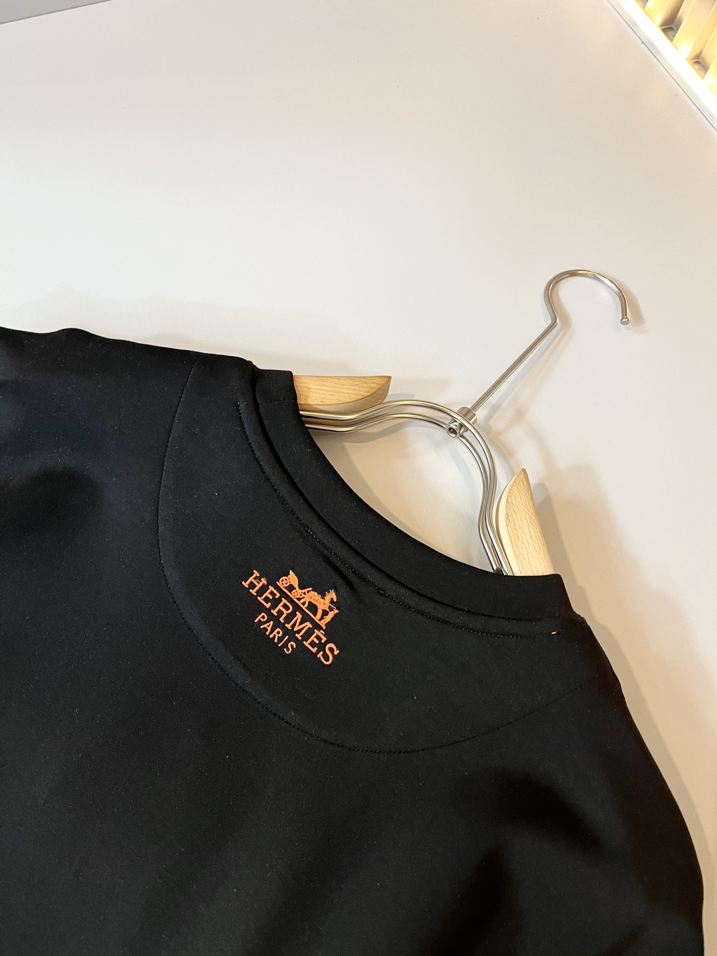 Her*mes爱*仕2025秋冬新款男士长袖打底T恤，全新升级百搭基础款，低调奢华，品格之选！甄选优质精