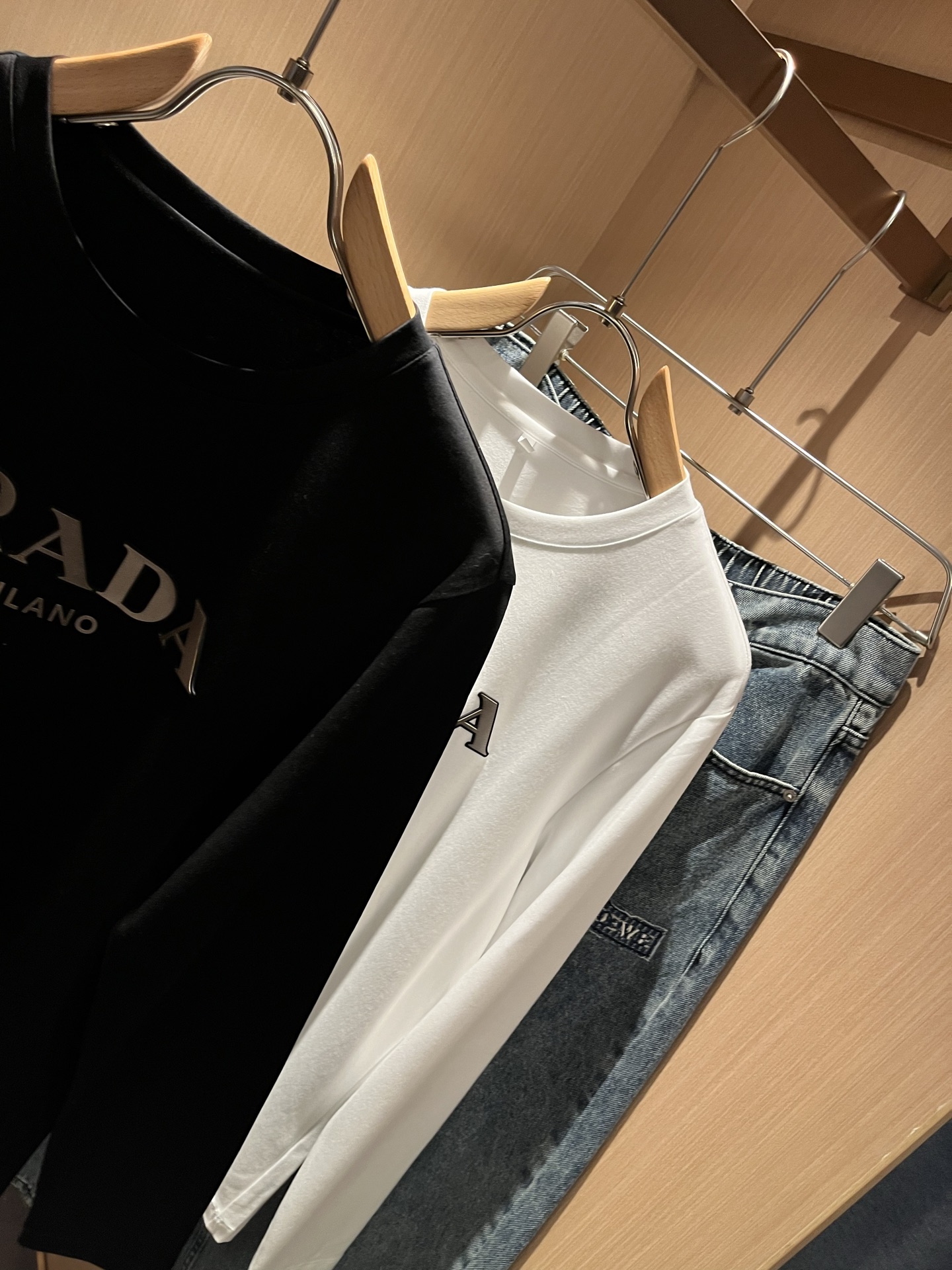 PRAD*A普*达2025秋冬新款男士长袖打底衫，最新款全网独家首上！！~既经典有时尚百搭，谁不爱啊，将