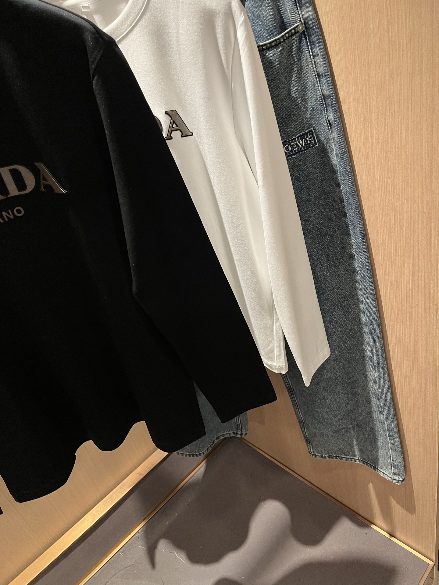 PRAD*A普*达2025秋冬新款男士长袖打底衫，最新款全网独家首上！！~既经典有时尚百搭，谁不爱啊，将