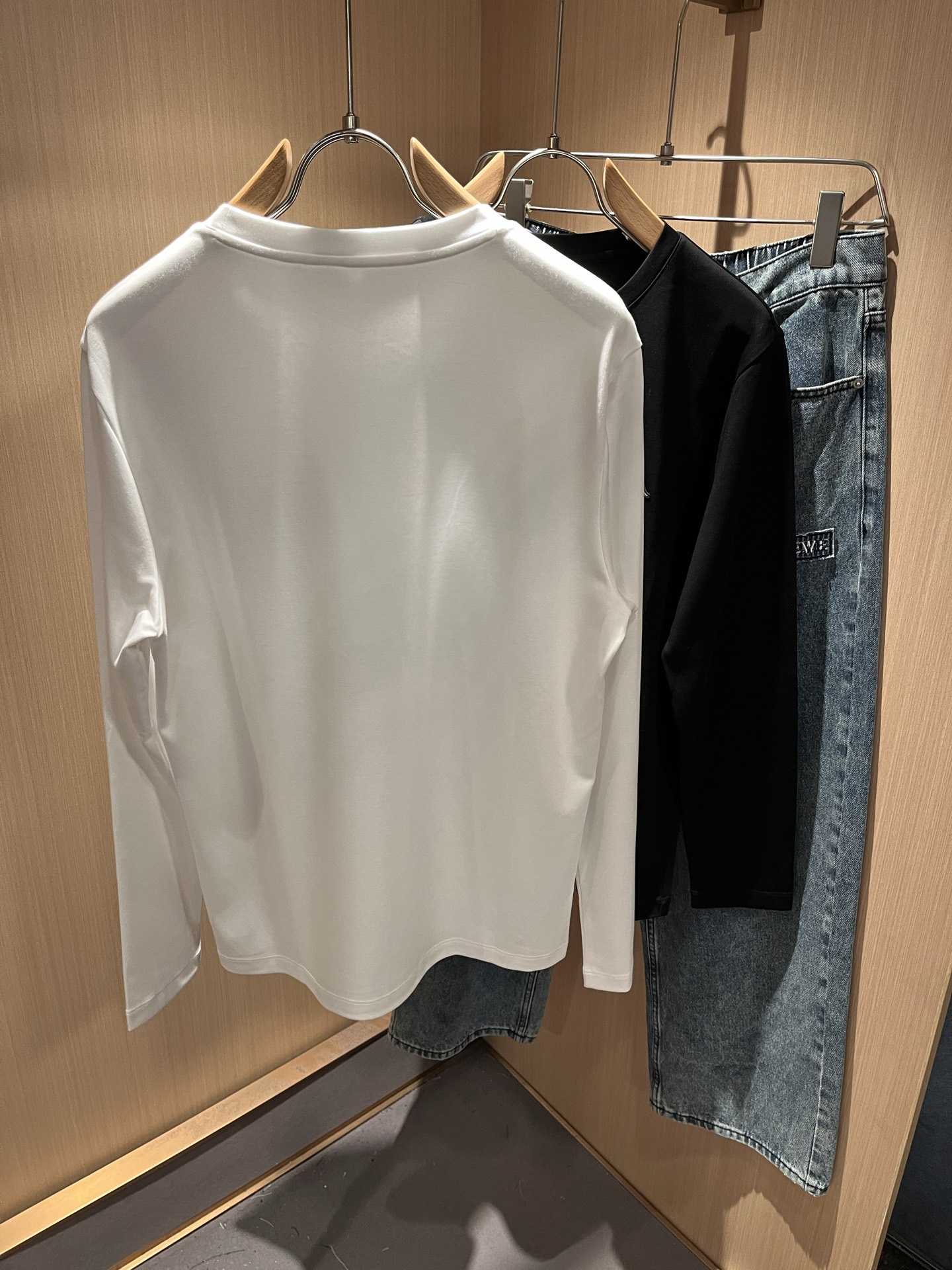 PRAD*A普*达2025秋冬新款男士长袖打底衫，最新款全网独家首上！！~既经典有时尚百搭，谁不爱啊，将