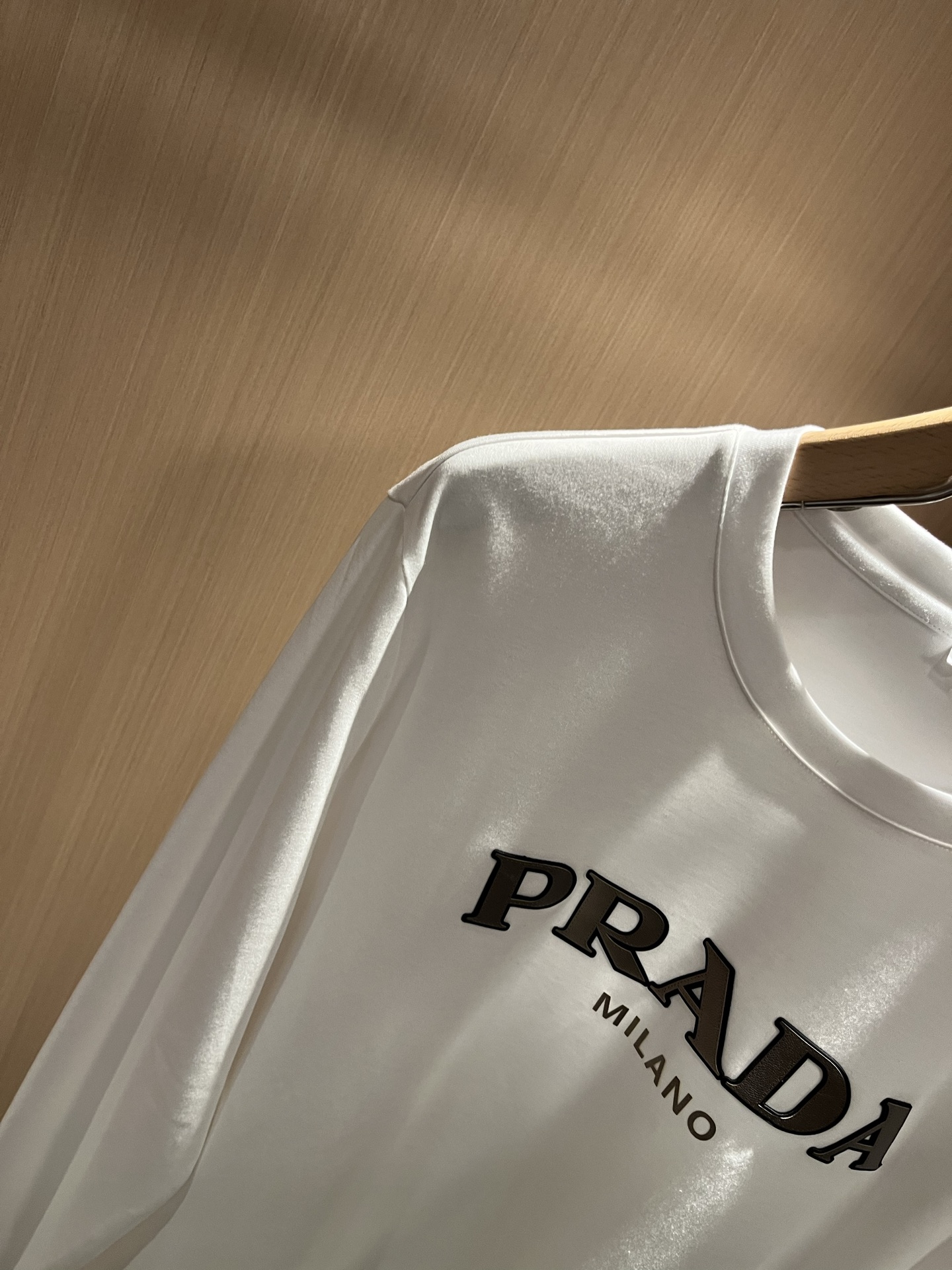 PRAD*A普*达2025秋冬新款男士长袖打底衫，最新款全网独家首上！！~既经典有时尚百搭，谁不爱啊，将