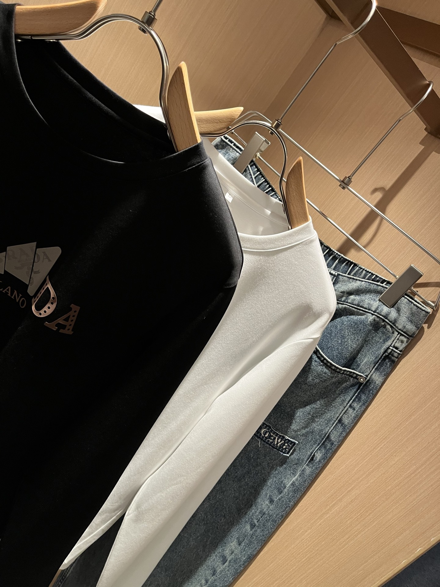 PRAD*A普*达2025秋冬新款男士长袖打底衫，最新款全网独家首上！！~既经典有时尚百搭，谁不爱啊，将