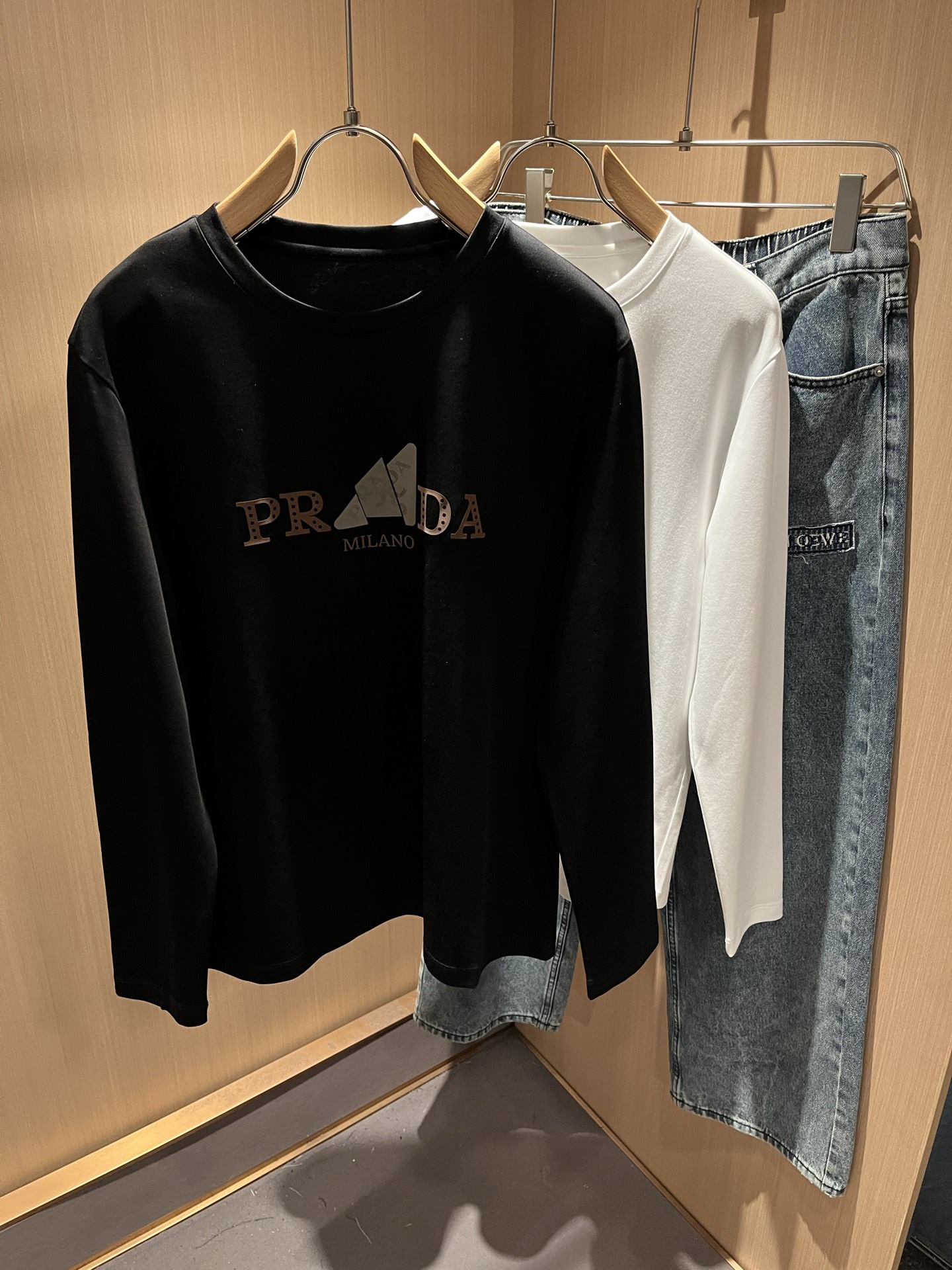 PRAD*A普*达2025秋冬新款男士长袖打底衫，最新款全网独家首上！！~既经典有时尚百搭，谁不爱啊，将