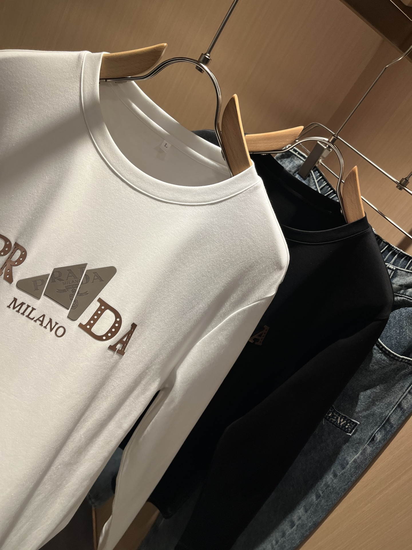 PRAD*A普*达2025秋冬新款男士长袖打底衫，最新款全网独家首上！！~既经典有时尚百搭，谁不爱啊，将