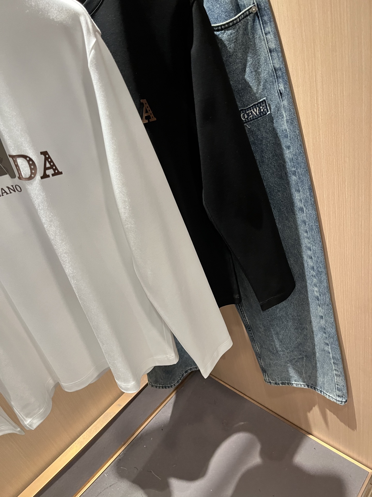 PRAD*A普*达2025秋冬新款男士长袖打底衫，最新款全网独家首上！！~既经典有时尚百搭，谁不爱啊，将