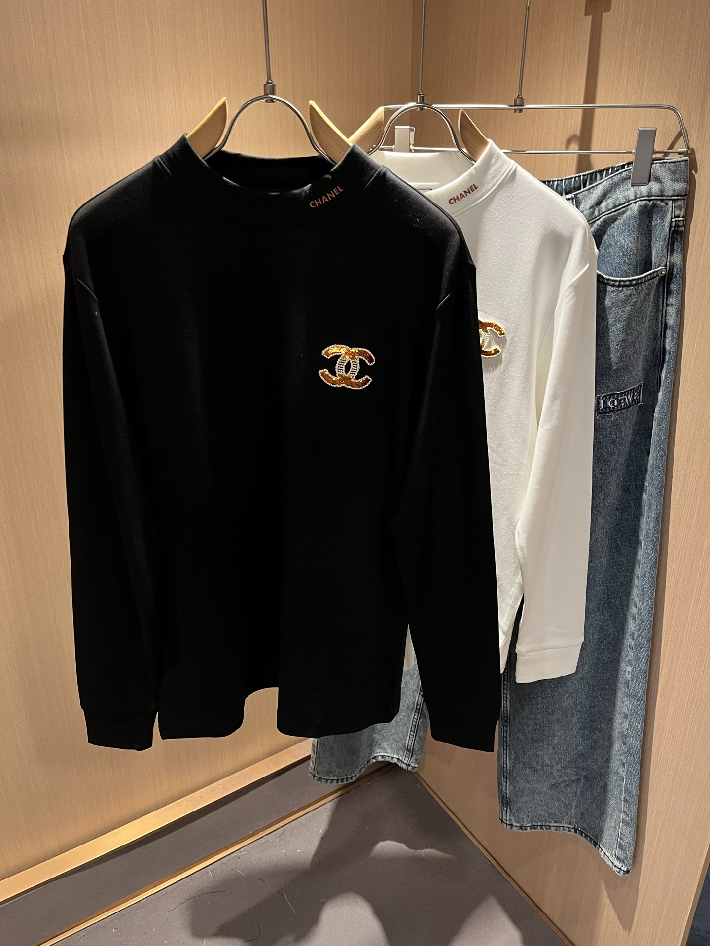 小香情侣款T恤CHA**L 2025秋冬新款创意休闲男女同款👫打底衫，秒杀业内的欧美贸易私单，CHA**