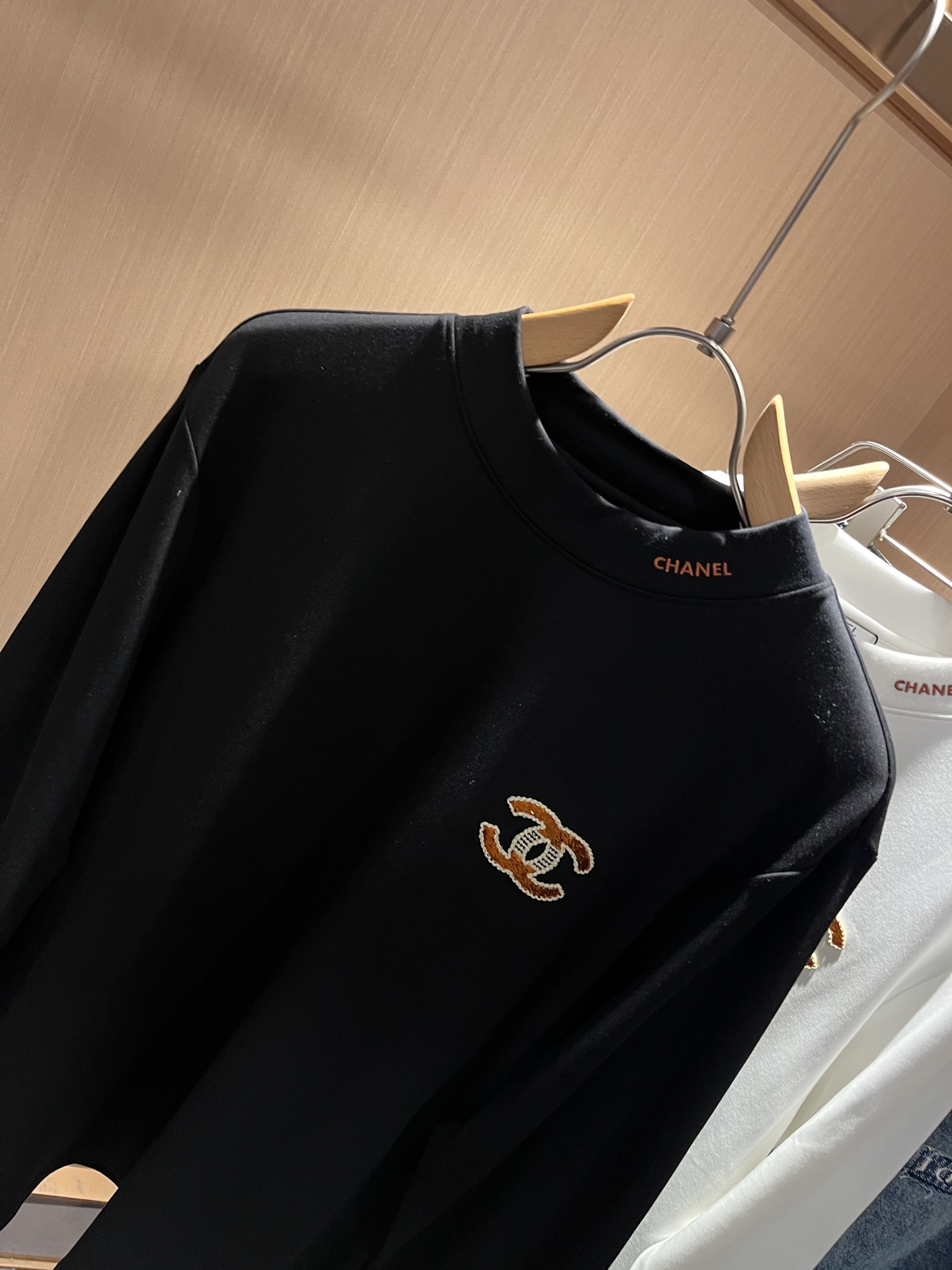 小香情侣款T恤CHA**L 2025秋冬新款创意休闲男女同款👫打底衫，秒杀业内的欧美贸易私单，CHA**