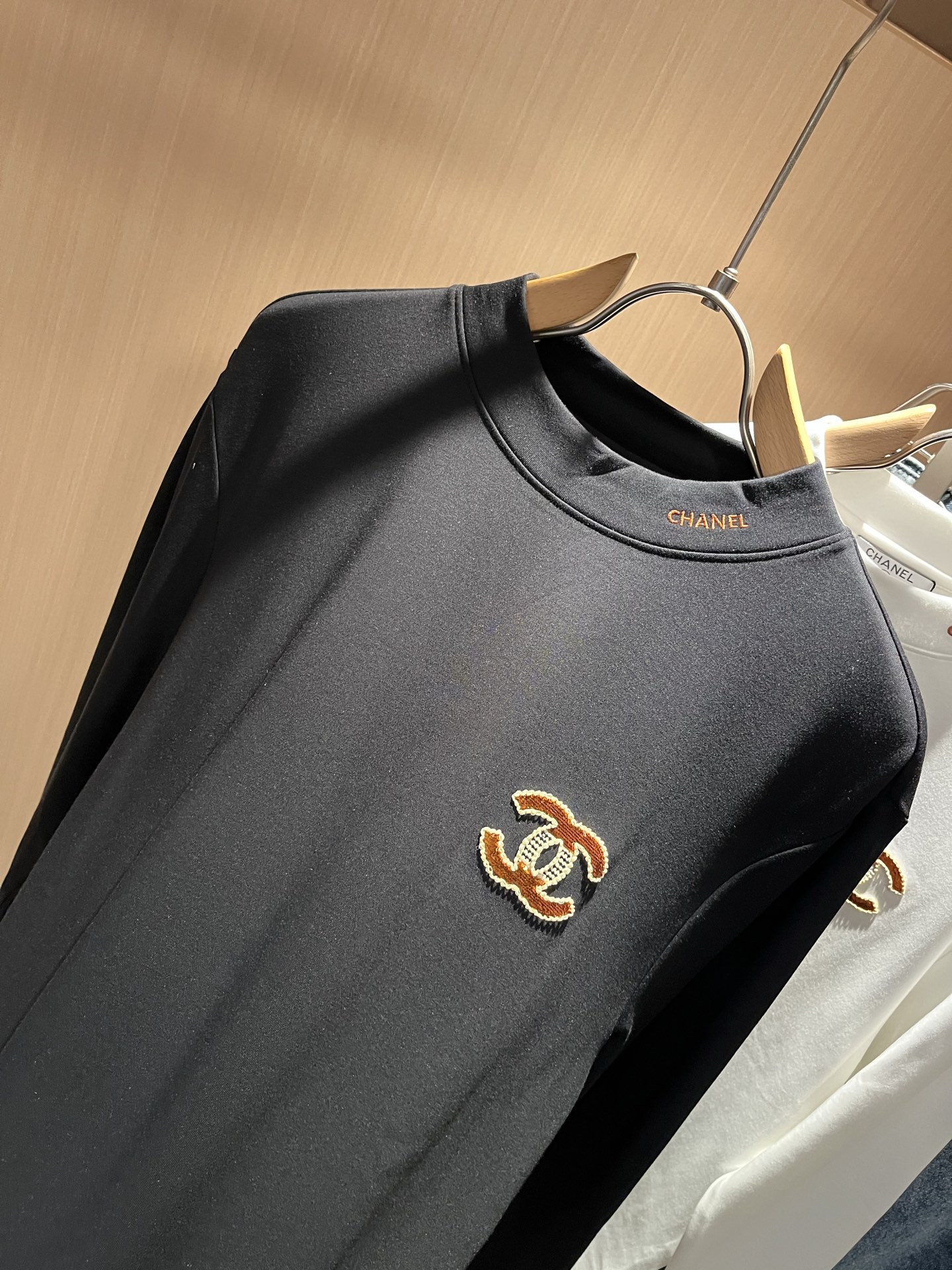 小香情侣款T恤CHA**L 2025秋冬新款创意休闲男女同款👫打底衫，秒杀业内的欧美贸易私单，CHA**