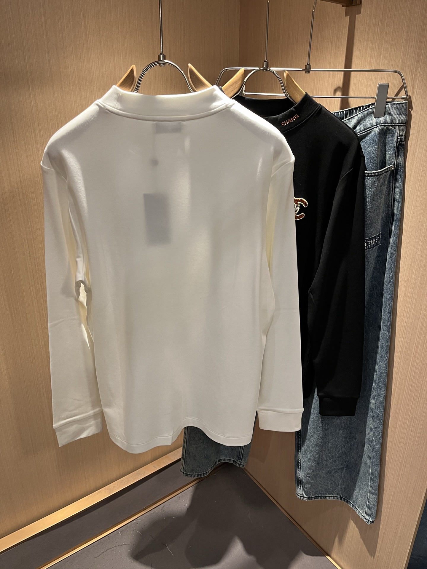 小香情侣款T恤CHA**L 2025秋冬新款创意休闲男女同款👫打底衫，秒杀业内的欧美贸易私单，CHA**