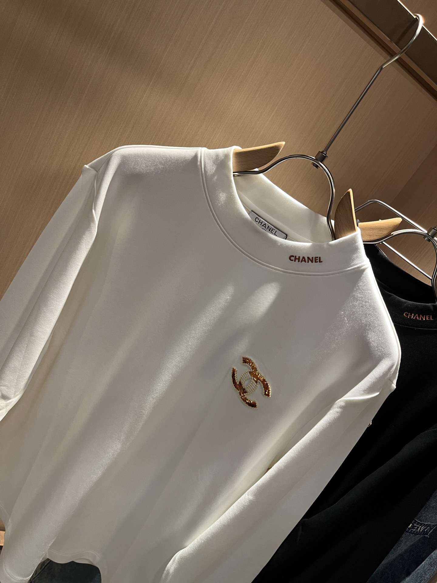 小香情侣款T恤CHA**L 2025秋冬新款创意休闲男女同款👫打底衫，秒杀业内的欧美贸易私单，CHA**