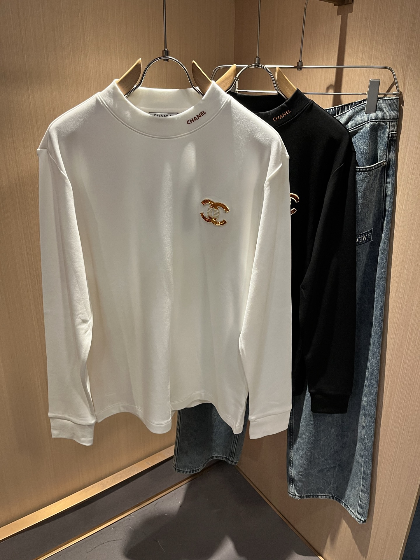 小香情侣款T恤CHA**L 2025秋冬新款创意休闲男女同款👫打底衫，秒杀业内的欧美贸易私单，CHA**