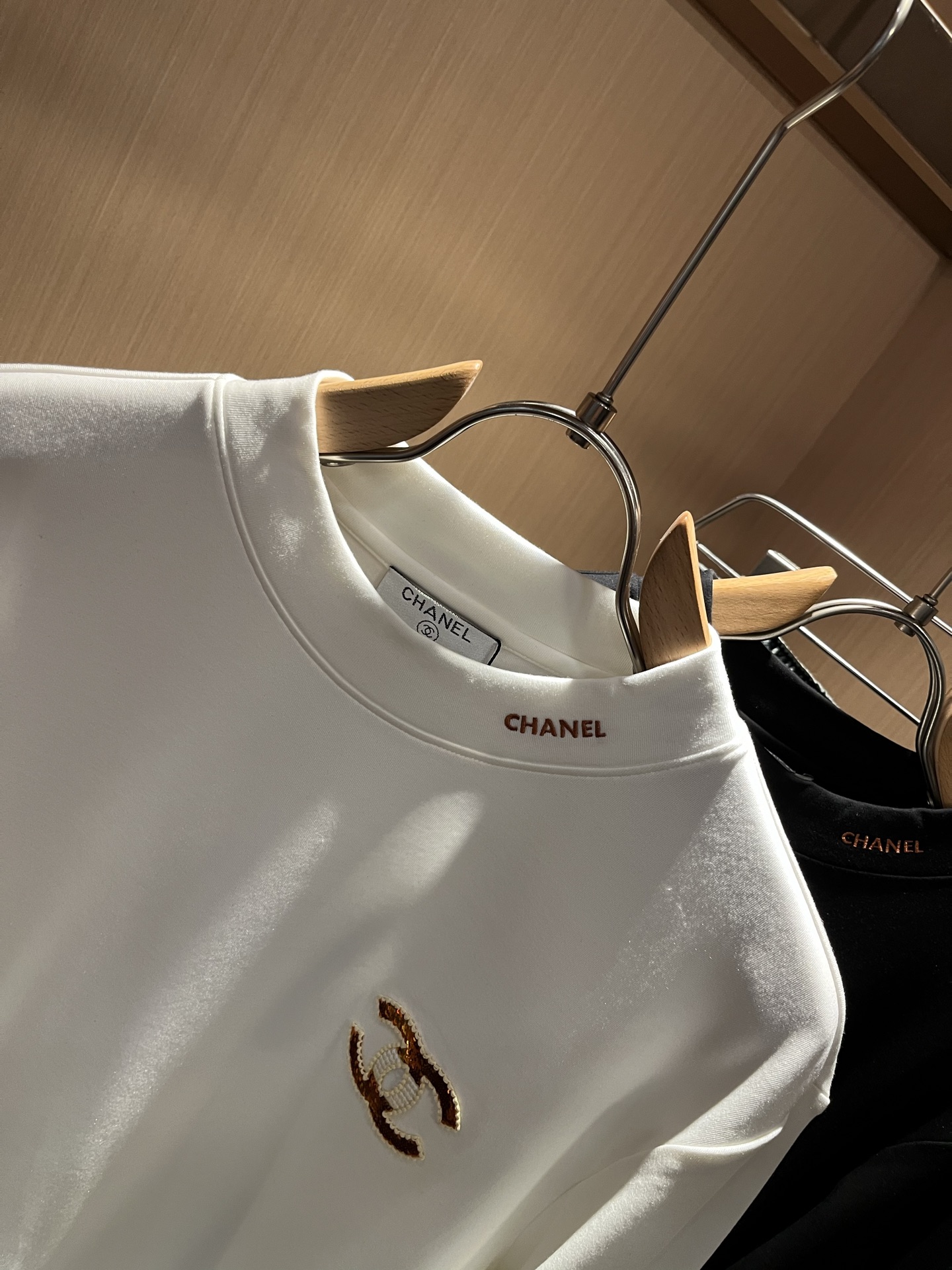 小香情侣款T恤CHA**L 2025秋冬新款创意休闲男女同款👫打底衫，秒杀业内的欧美贸易私单，CHA**