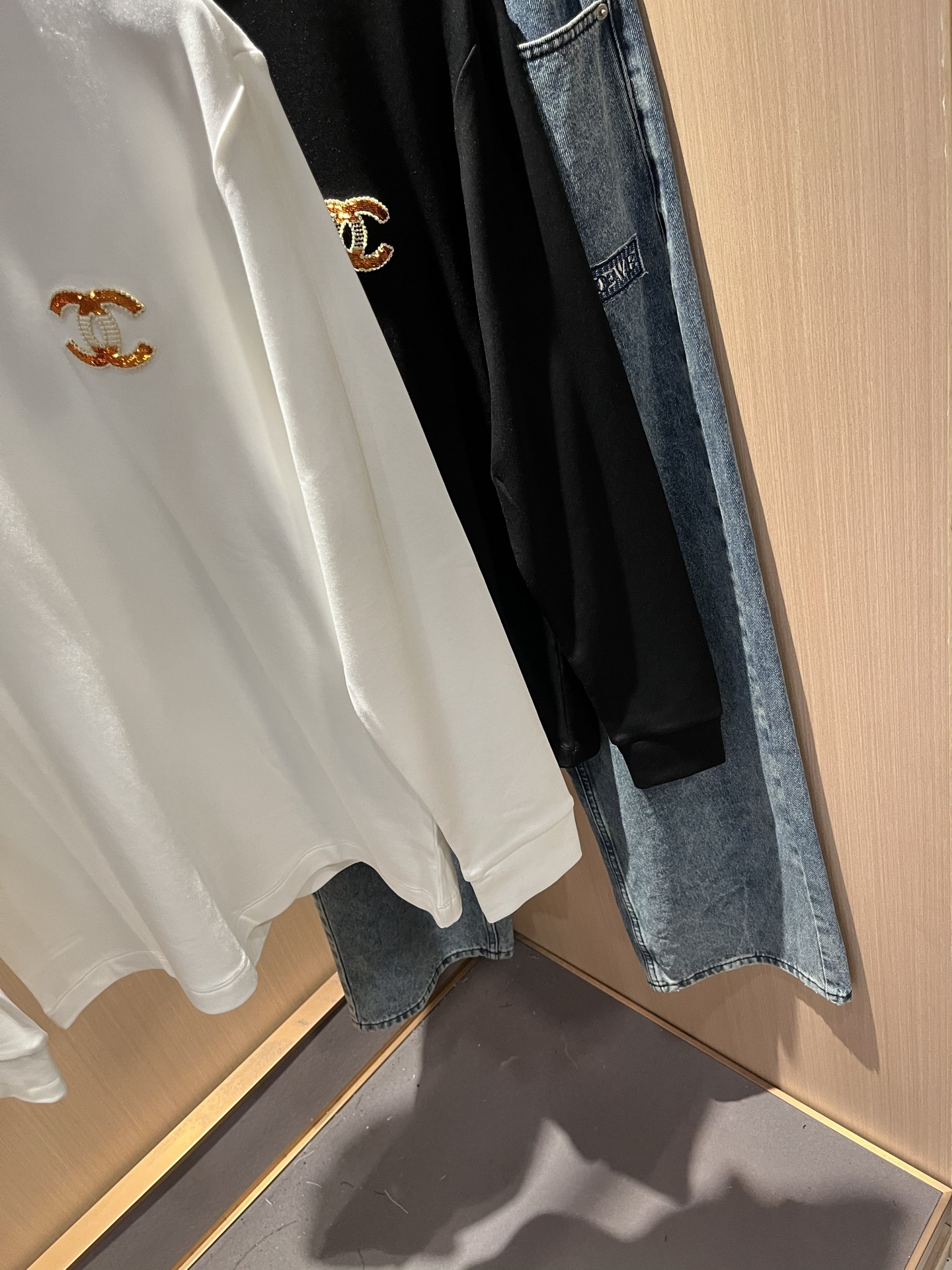 小香情侣款T恤CHA**L 2025秋冬新款创意休闲男女同款👫打底衫，秒杀业内的欧美贸易私单，CHA**