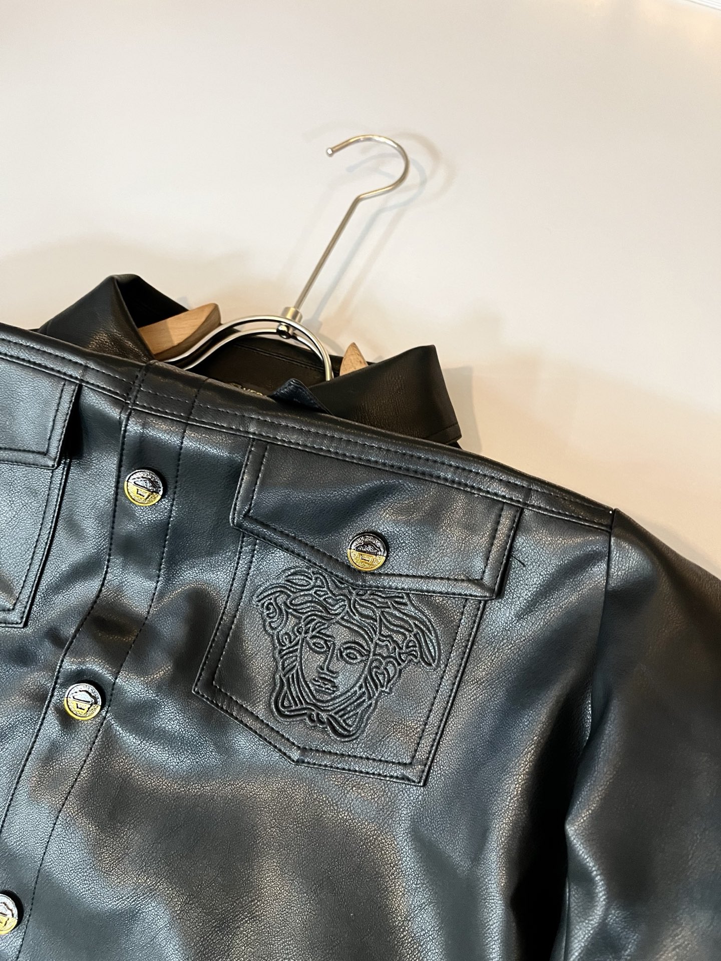 【VERS*CE/范*哲 2025秋冬新品夹克外套VERS*CE/范*哲 贸易公司渠道 产品 值的推荐夹