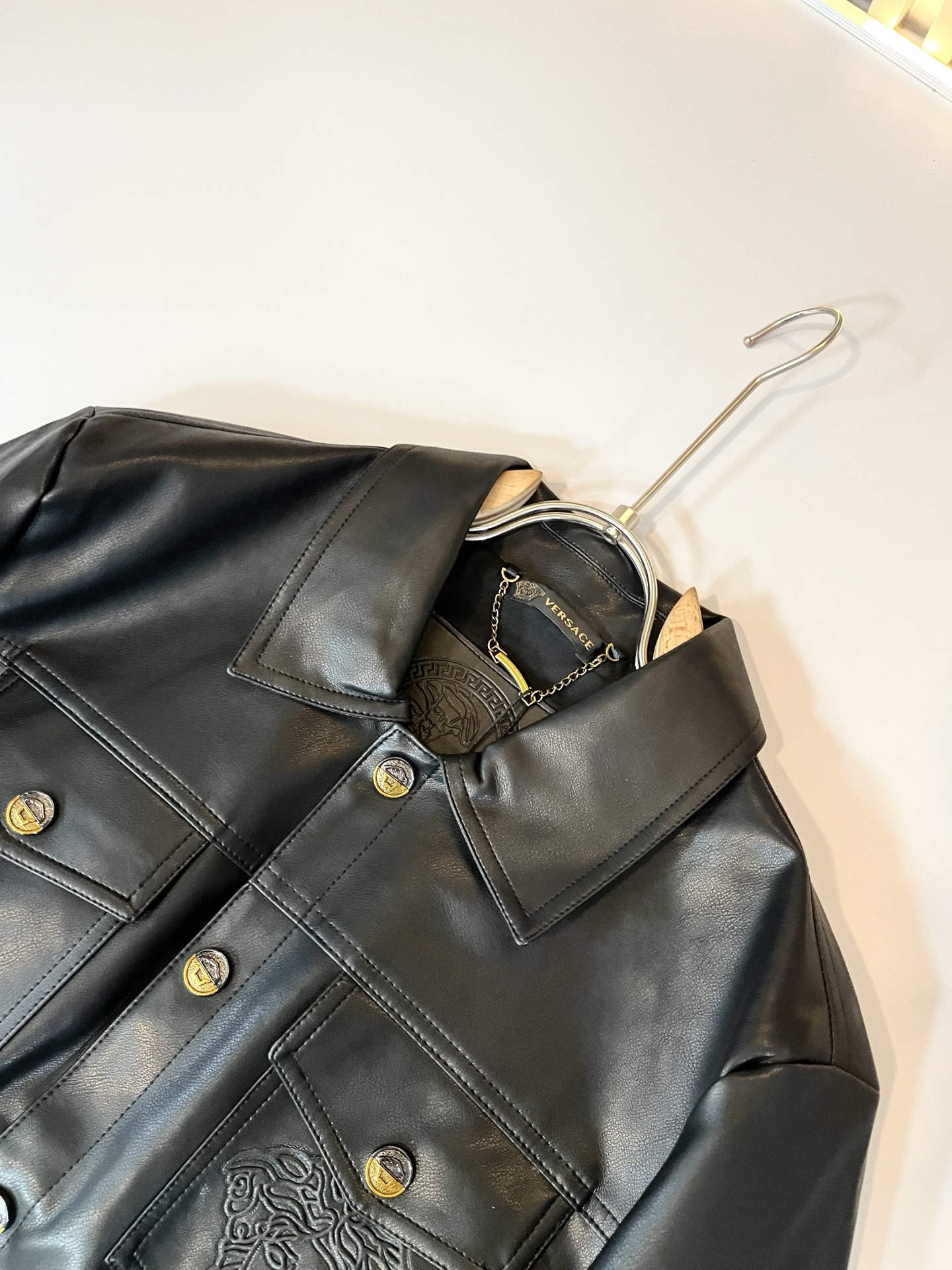 【VERS*CE/范*哲 2025秋冬新品夹克外套VERS*CE/范*哲 贸易公司渠道 产品 值的推荐夹