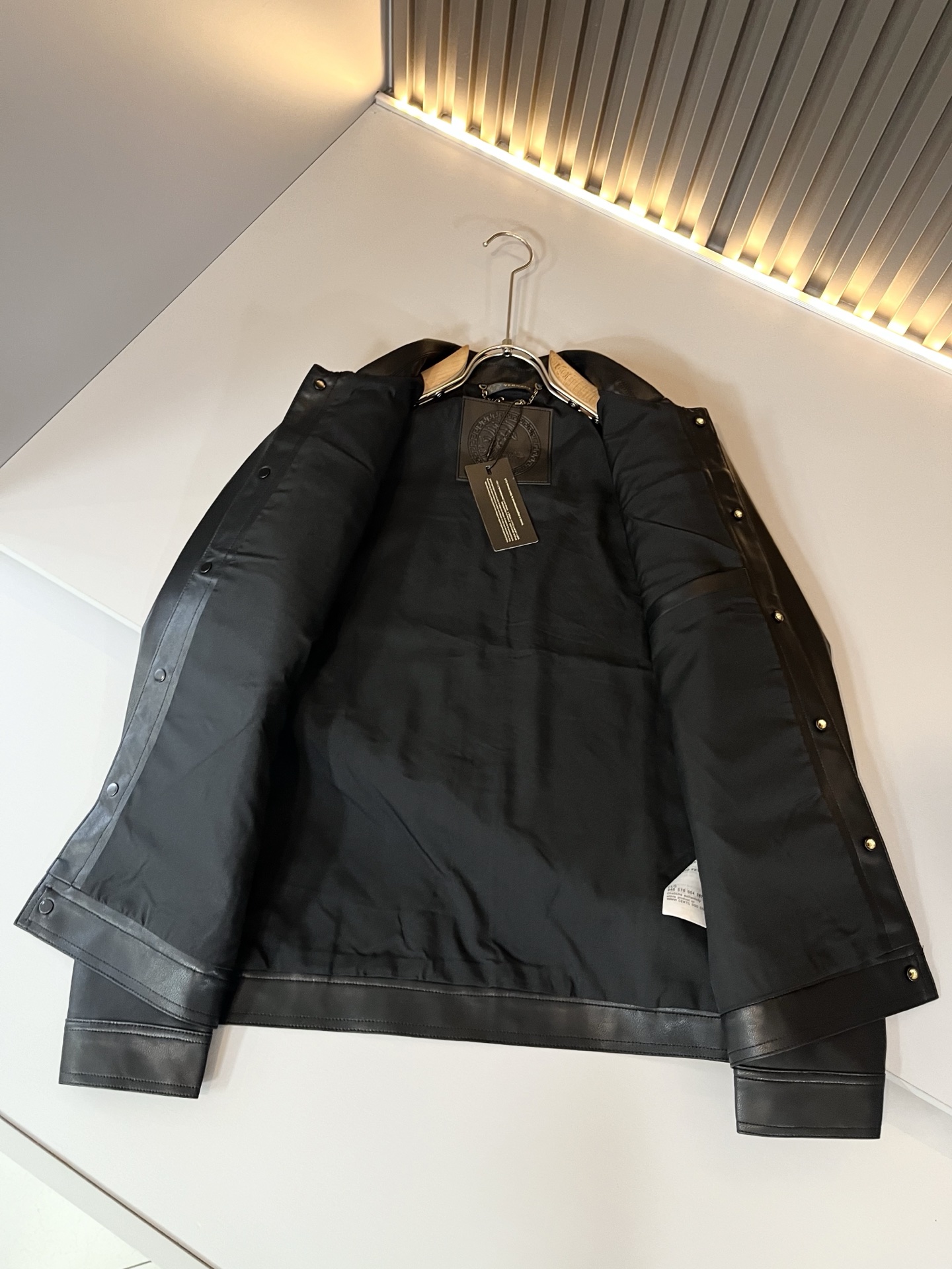 【VERS*CE/范*哲 2025秋冬新品夹克外套VERS*CE/范*哲 贸易公司渠道 产品 值的推荐夹