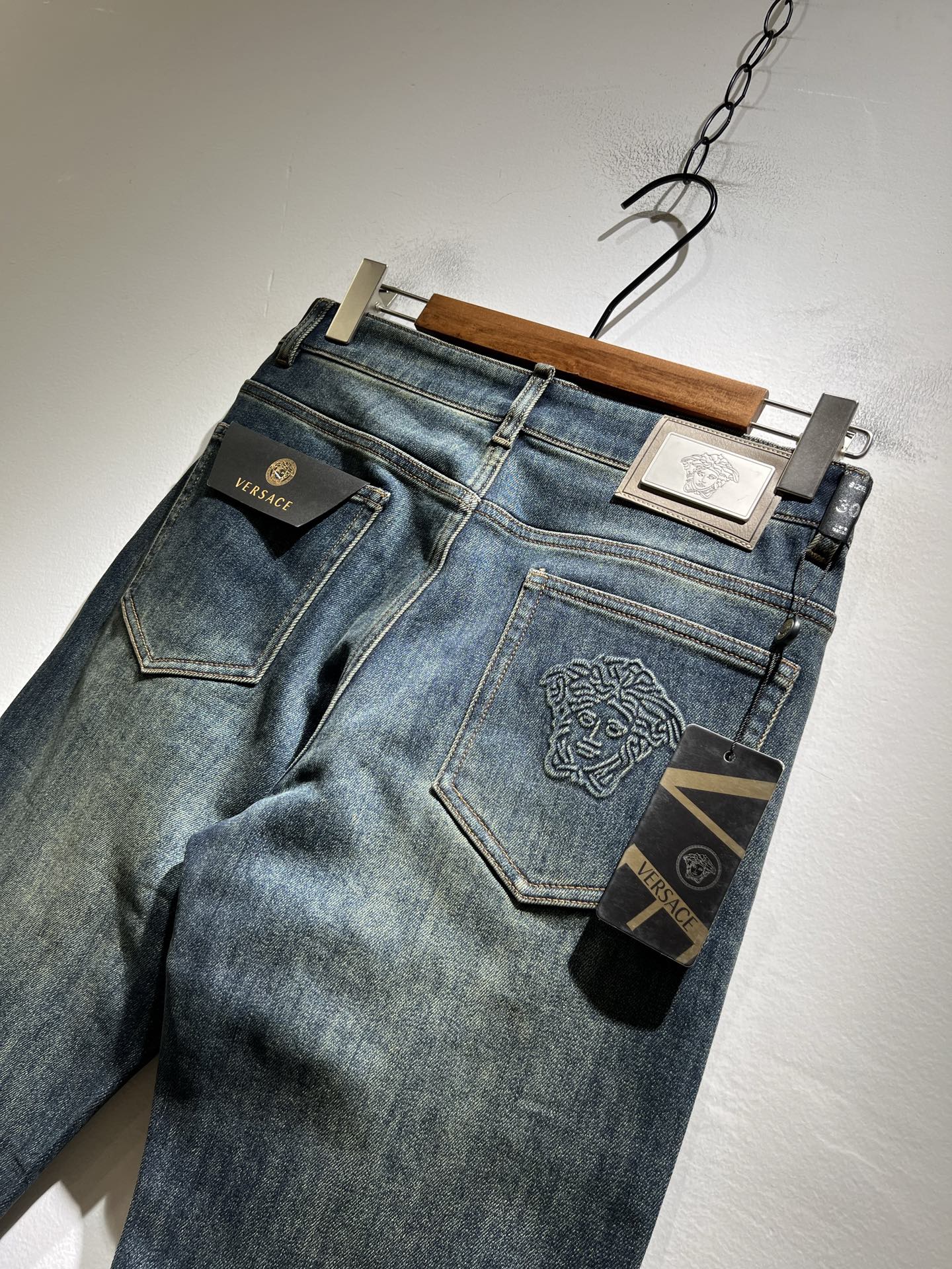 Versa*e范*哲 2025秋冬新款经典男士休闲牛仔裤、代工厂出品，出口欧美订单，2025官柜同步发售