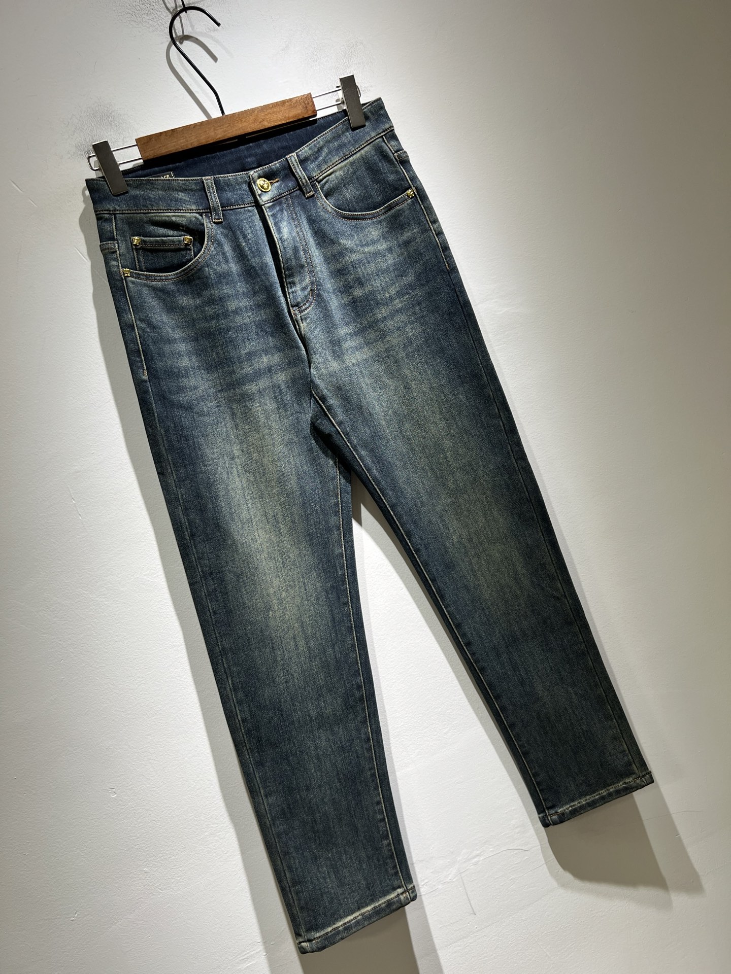 Versa*e范*哲 2025秋冬新款经典男士休闲牛仔裤、代工厂出品，出口欧美订单，2025官柜同步发售