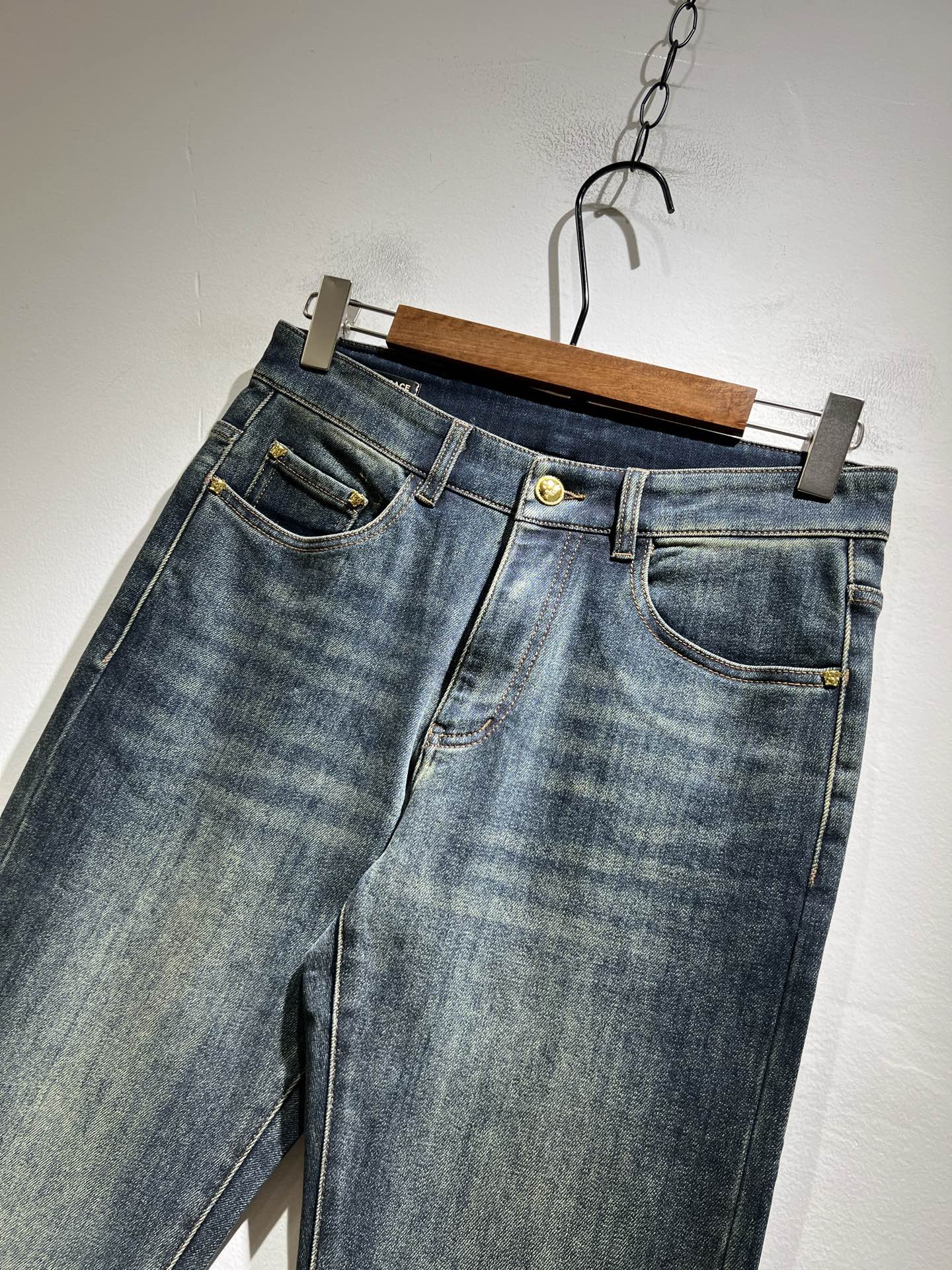 Versa*e范*哲 2025秋冬新款经典男士休闲牛仔裤、代工厂出品，出口欧美订单，2025官柜同步发售