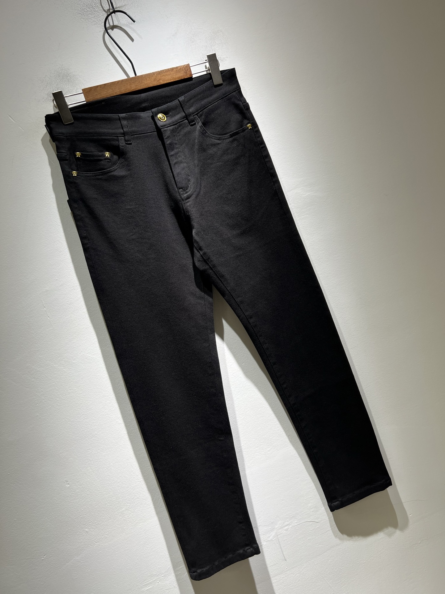 Versa*e范*哲 2025秋冬新款经典男士休闲牛仔裤、代工厂出品，出口欧美订单，2025官柜同步发售