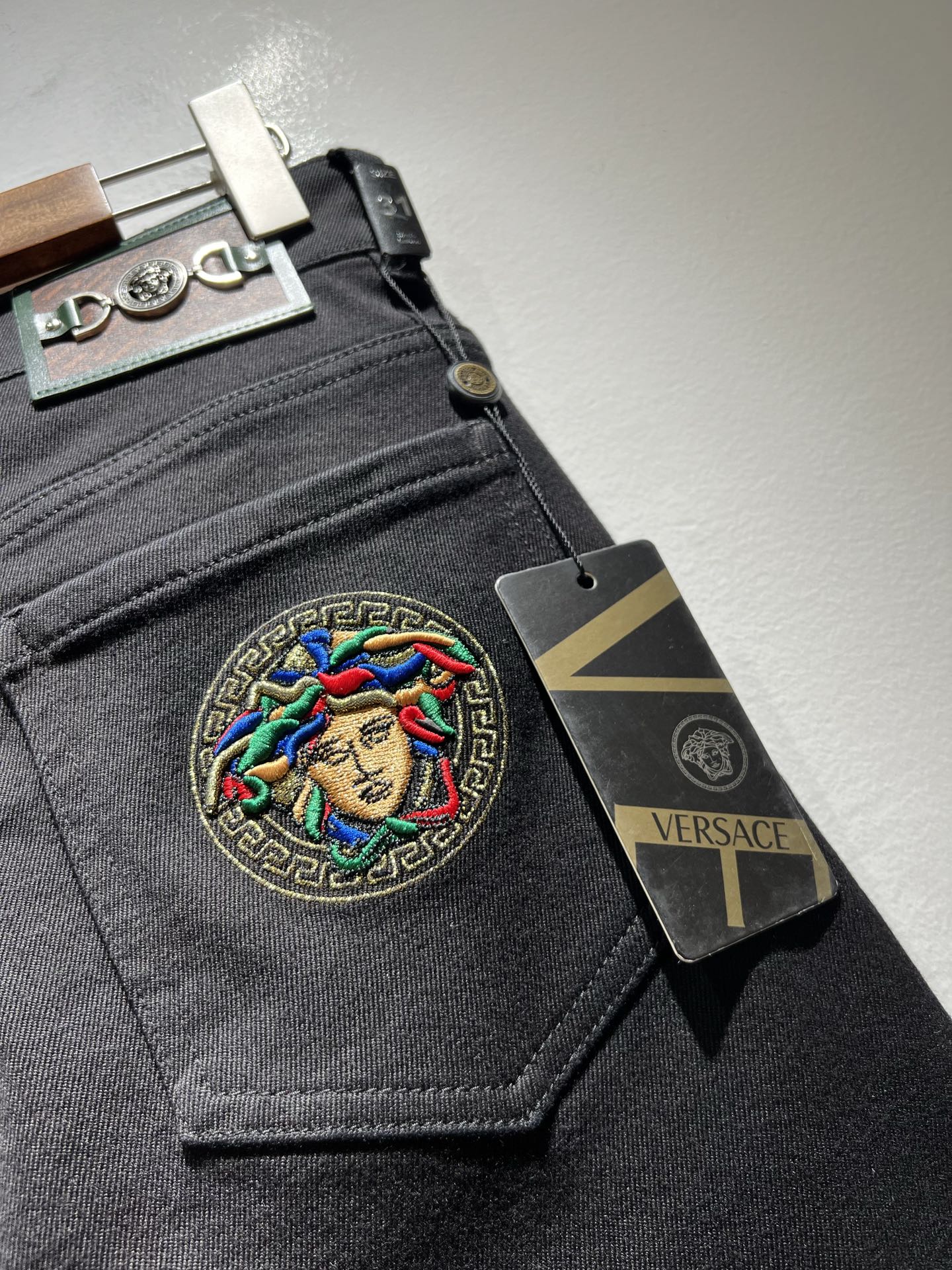 Versa*e范*哲 2025秋冬新款经典男士休闲牛仔裤、代工厂出品，出口欧美订单，2025官柜同步发售