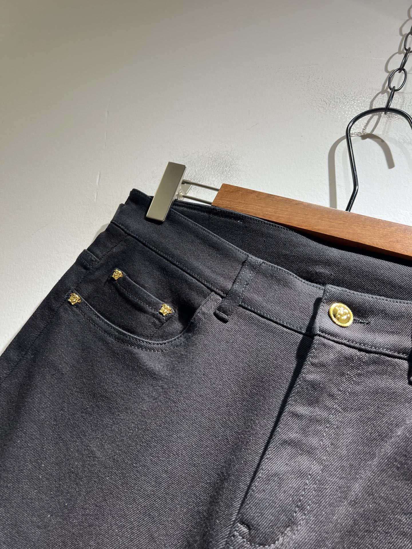 Versa*e范*哲 2025秋冬新款经典男士休闲牛仔裤、代工厂出品，出口欧美订单，2025官柜同步发售