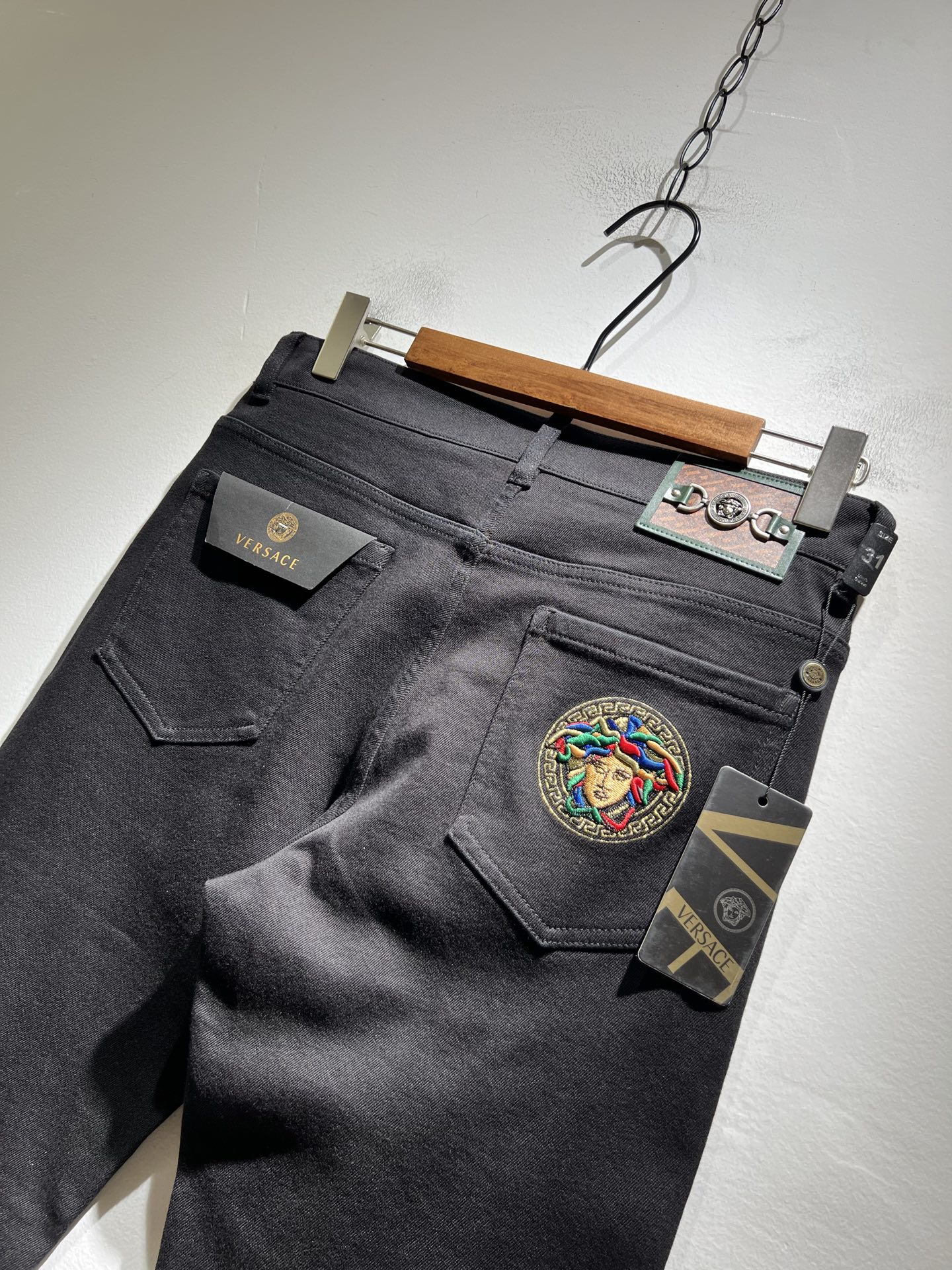 Versa*e范*哲 2025秋冬新款经典男士休闲牛仔裤、代工厂出品，出口欧美订单，2025官柜同步发售