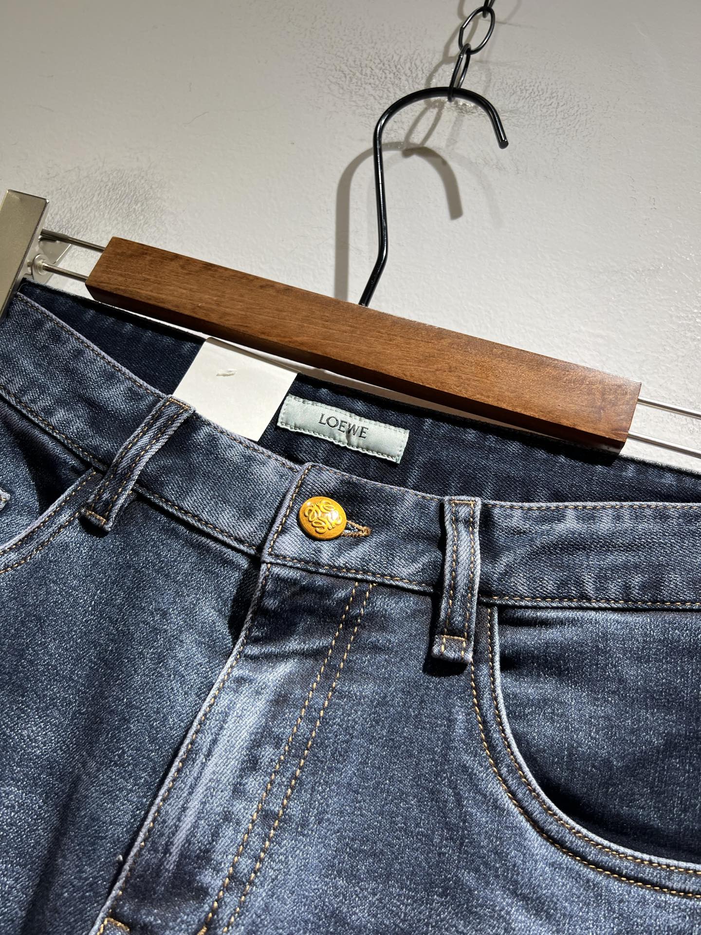 LO*WE/罗*威2025秋冬新品男士时装款高端休闲裤，香港洋行渠道货，日本原厂出品，纯血统品质，完美延