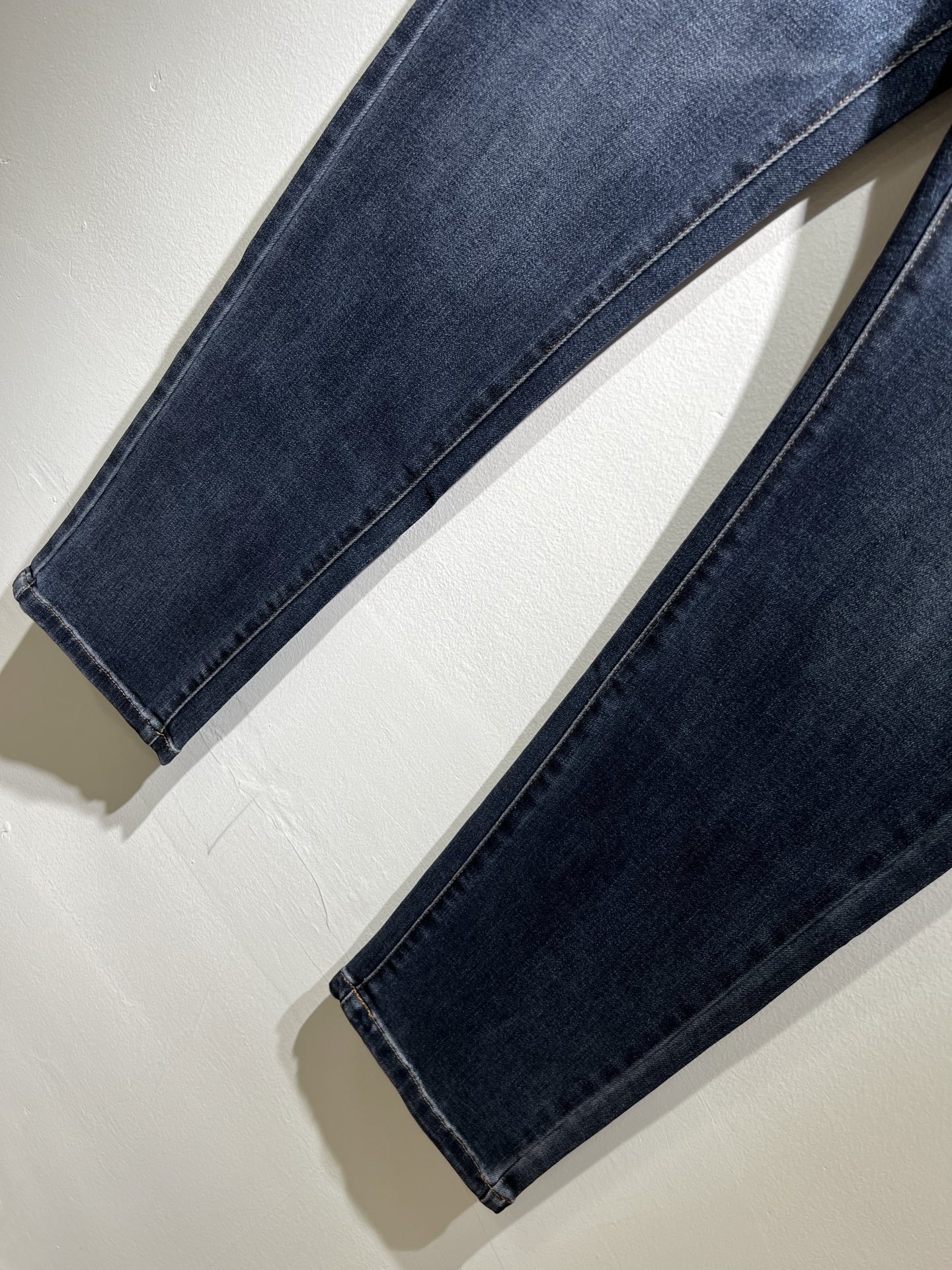 LO*WE/罗*威2025秋冬新品男士时装款高端休闲裤，香港洋行渠道货，日本原厂出品，纯血统品质，完美延