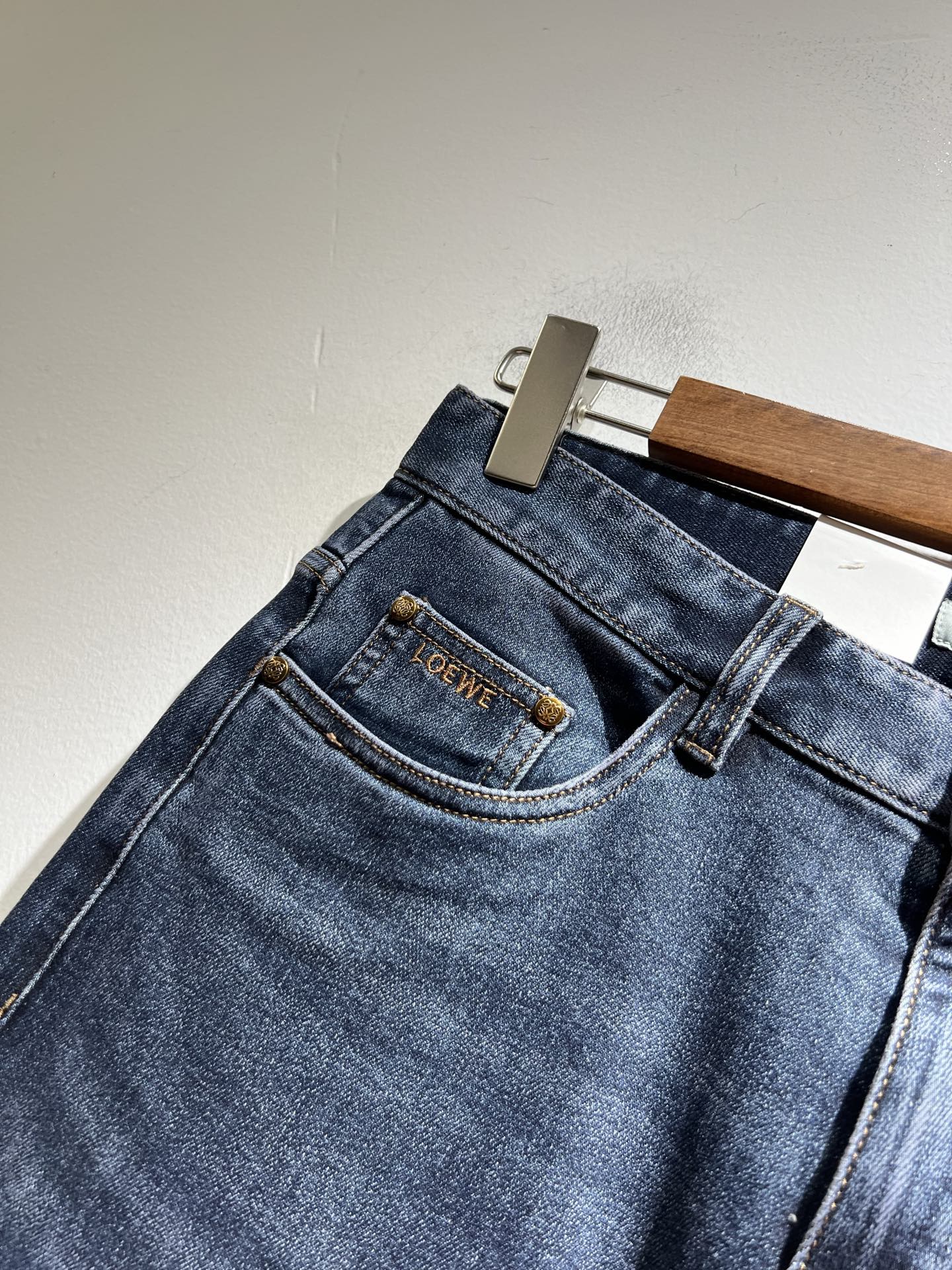 LO*WE/罗*威2025秋冬新品男士时装款高端休闲裤，香港洋行渠道货，日本原厂出品，纯血统品质，完美延