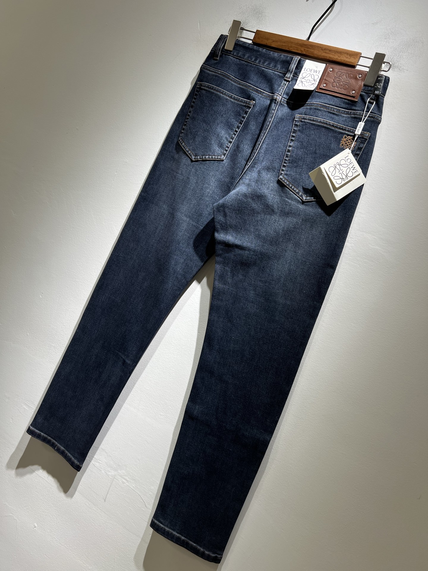 LO*WE/罗*威2025秋冬新品男士时装款高端休闲裤，香港洋行渠道货，日本原厂出品，纯血统品质，完美延