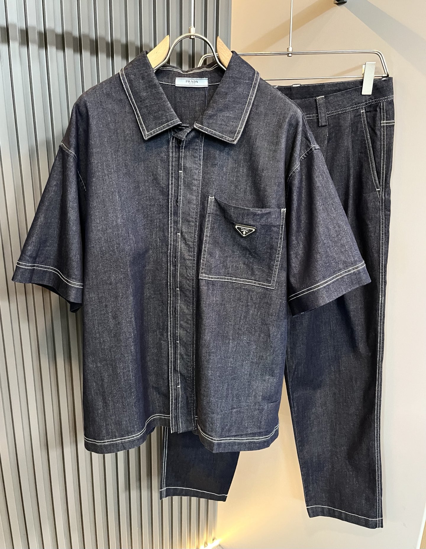 PPRAD*A普*达 2025秋冬新款休闲牛仔套装，最新款全网独家首上！！~既经典有时尚百搭，谁不爱啊，