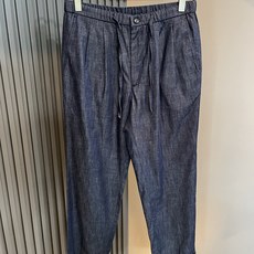 Loro Piana诺悠翩雅 2025秋冬男士牛仔套装,最新的贸易订单全品相!!网红款!上身舒适透气,不 Loro Piana诺悠翩雅 2025秋冬男士牛仔套装,最新的贸易订单全品相!!网红款!上身舒适透气,不
