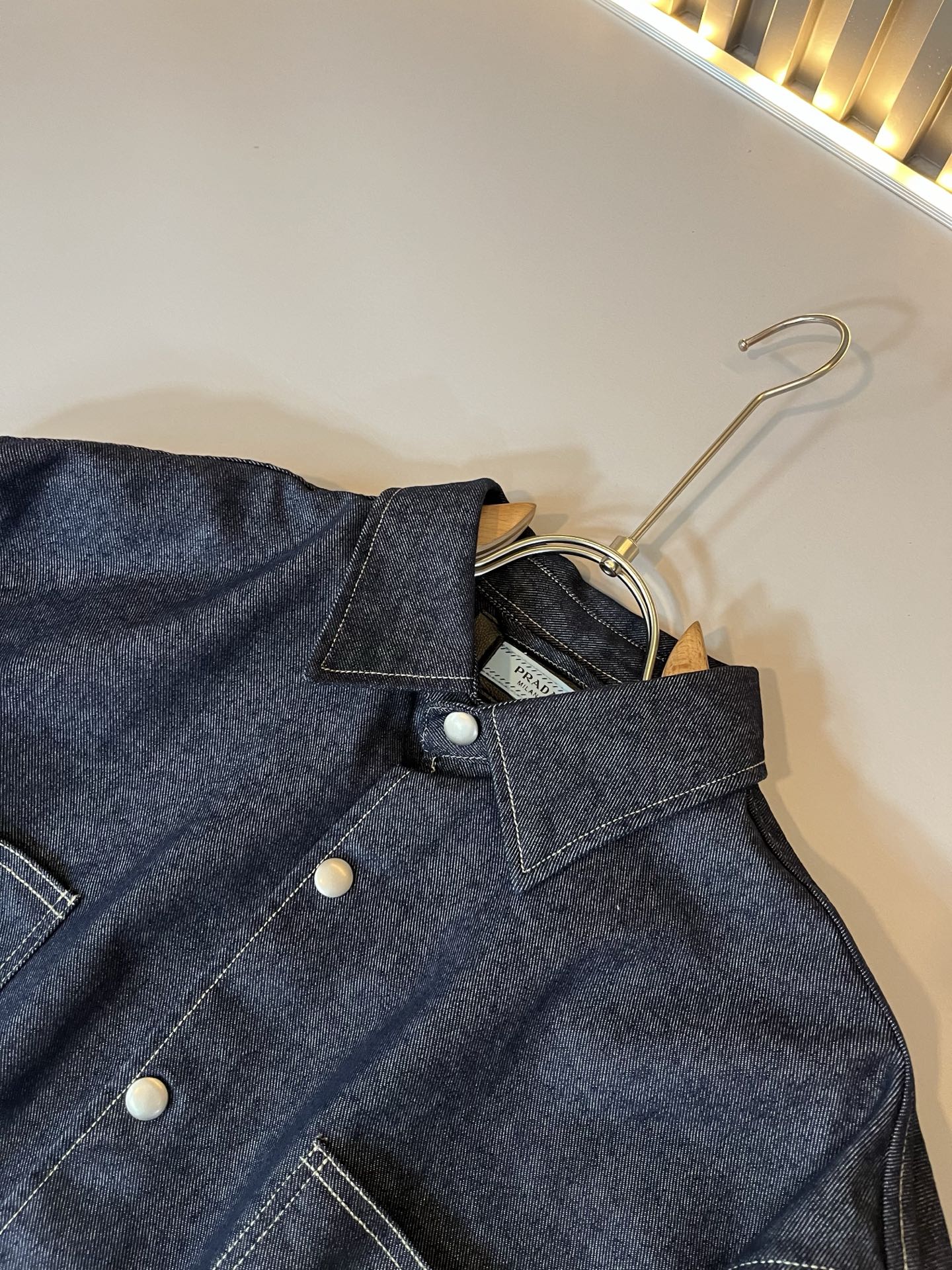 PRA*DA 普拉达 2025秋季新款男女同款👫牛仔衬衣，新品发售！牛仔兰高级百搭实用主义不哗众取宠！港
