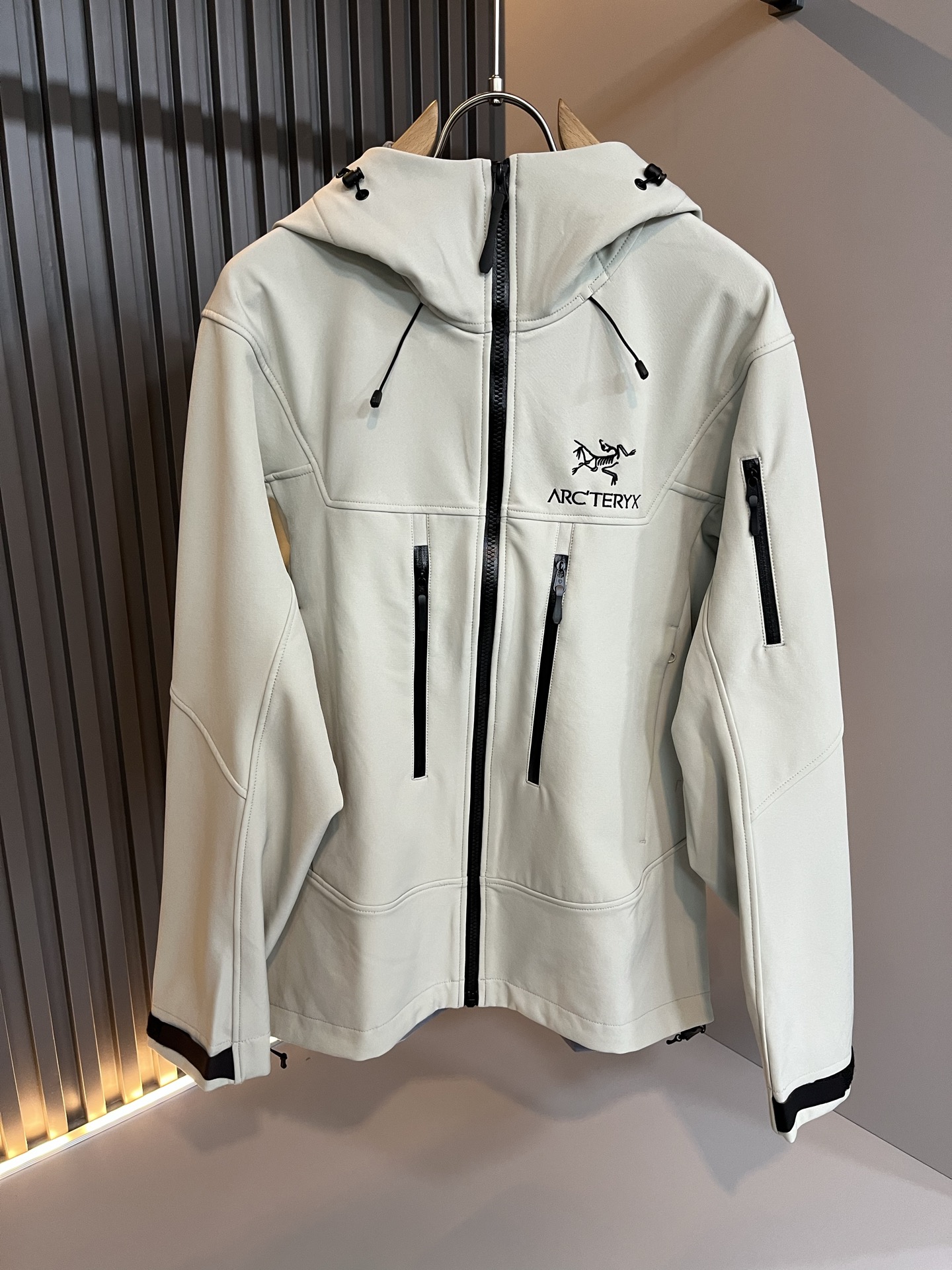 ARCTER*X始*祖鸟 2025秋冬新款男女同款👫夹克外套，户外品牌可能大家第一想到的就是加拿大鹅、始