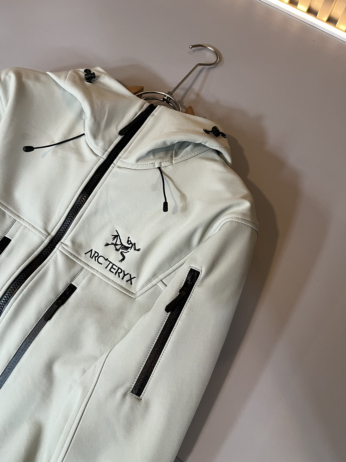 ARCTER*X始*祖鸟 2025秋冬新款男女同款👫夹克外套，户外品牌可能大家第一想到的就是加拿大鹅、始