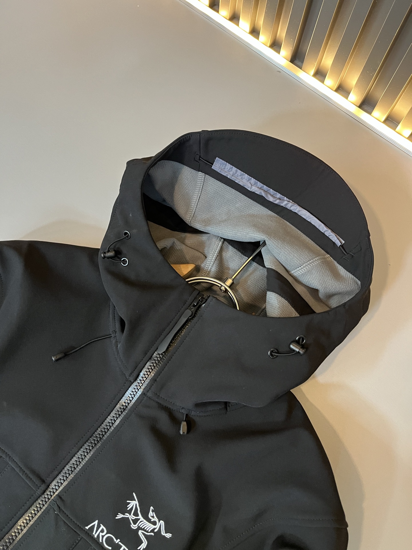 ARCTER*X始*祖鸟 2025秋冬新款男女同款👫夹克外套，户外品牌可能大家第一想到的就是加拿大鹅、始