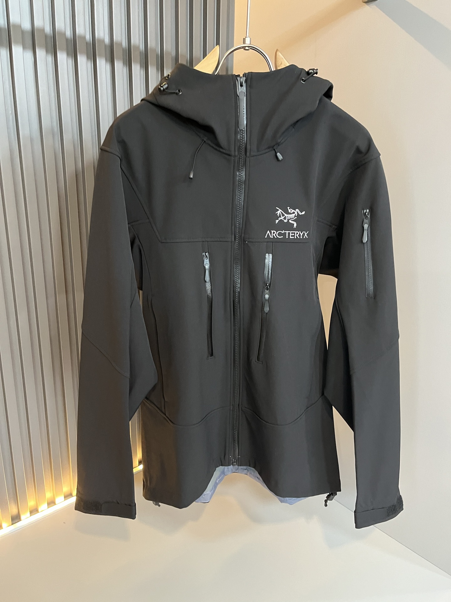 ARCTER*X始*祖鸟 2025秋冬新款男女同款👫夹克外套，户外品牌可能大家第一想到的就是加拿大鹅、始