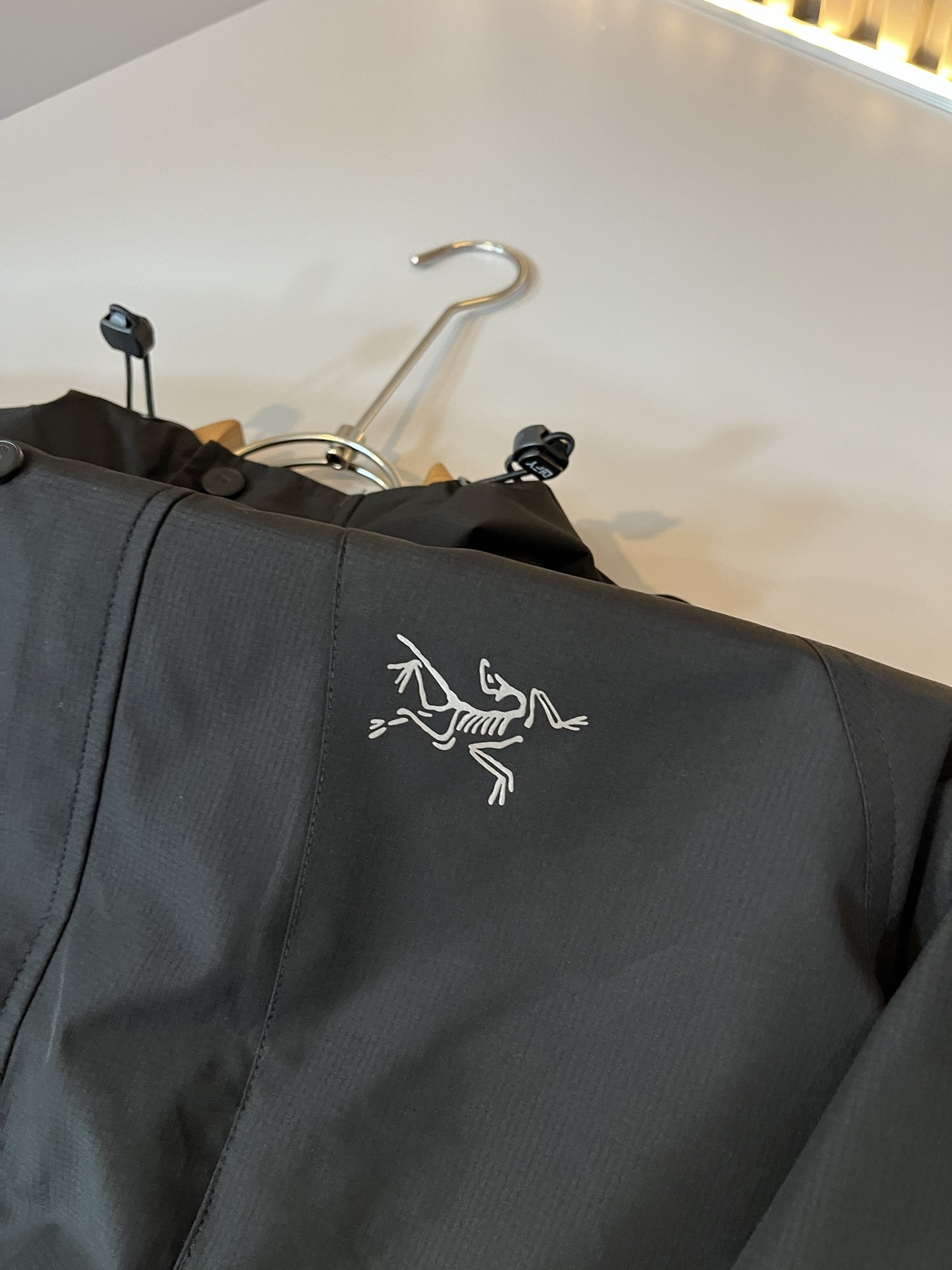 ARCTER*X始*祖鸟 2025秋冬新款男女同款👫夹克外套，户外品牌可能大家第一想到的就是加拿大鹅、始