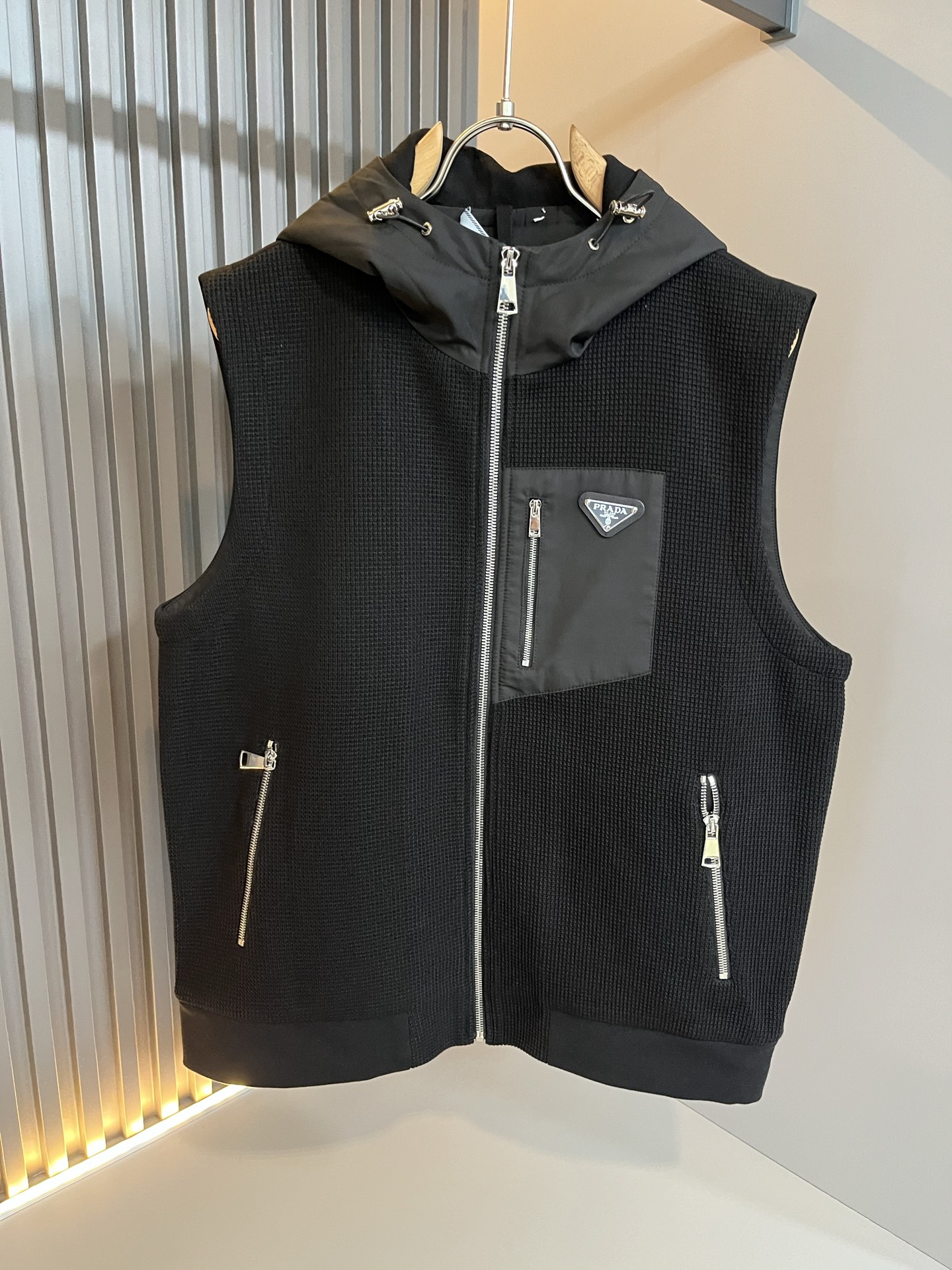 PRAD*A普*达2025秋冬休闲马甲外套，最新时尚休闲拉链夹克，时尚夹克外套!贸易公司渠道稀出，同步官