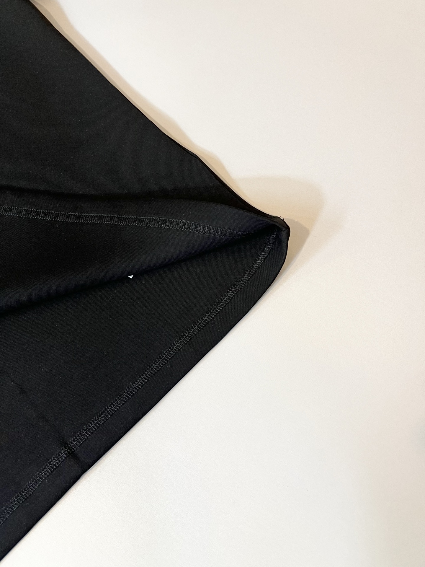 Gucc*古家 2025秋冬系列基础圆领短袖打底，男女同情侣款👫休闲宽松棉质圆领短袖T恤衫！贸易公司渠道