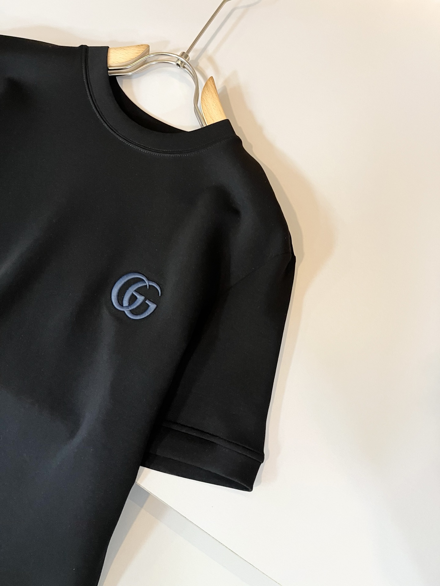 Gucc*古家 2025秋冬系列基础圆领短袖打底，男女同情侣款👫休闲宽松棉质圆领短袖T恤衫！贸易公司渠道